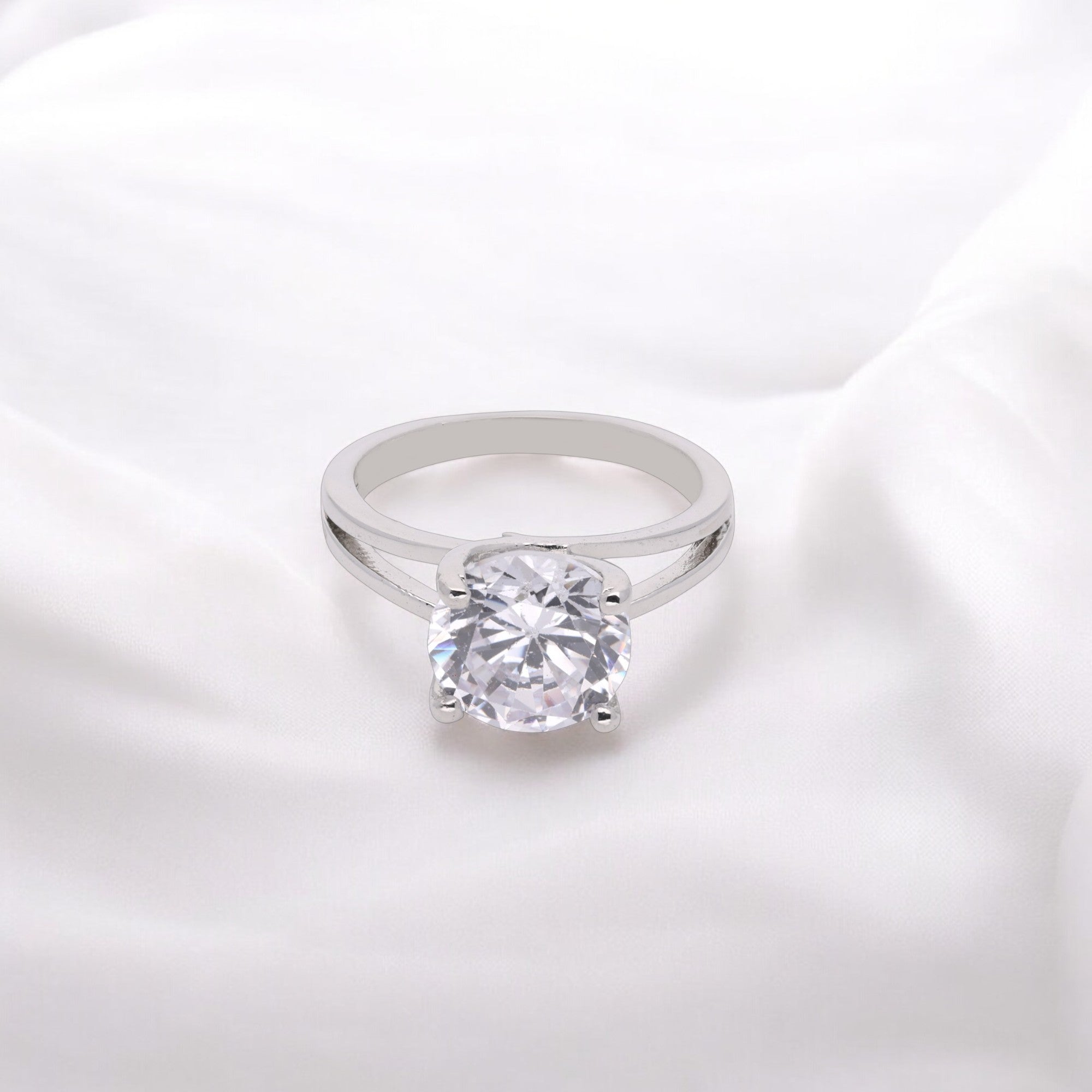 Classic Solitaire Ring with Split Shank in Sterling Silver | SKU : 0003578971