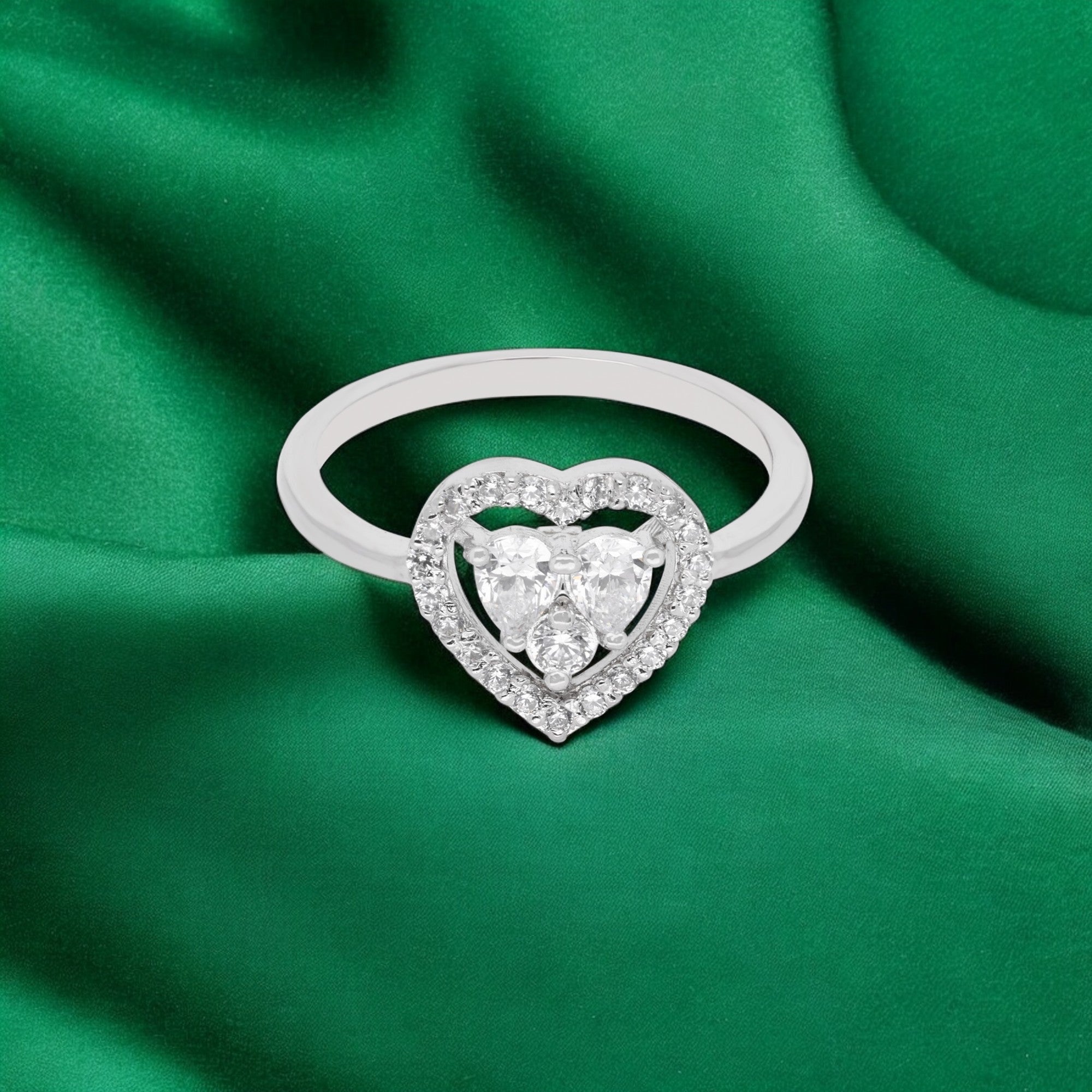Silver Heart Halo Ring – Elegant & Romantic | SKU : 0003594384, 0021456190, 0021456206