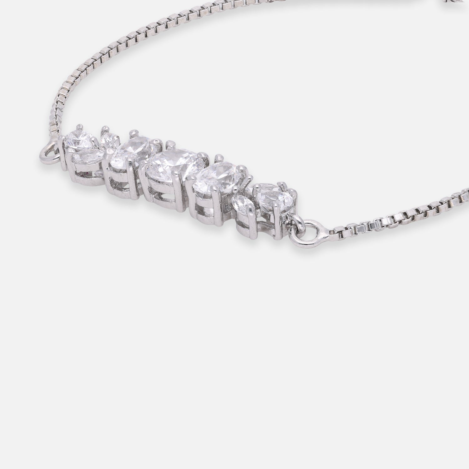 Round Halo Adjustable Sterling Silver Bracelet | SKU : 0022164131, 0022167736, 0003888346
