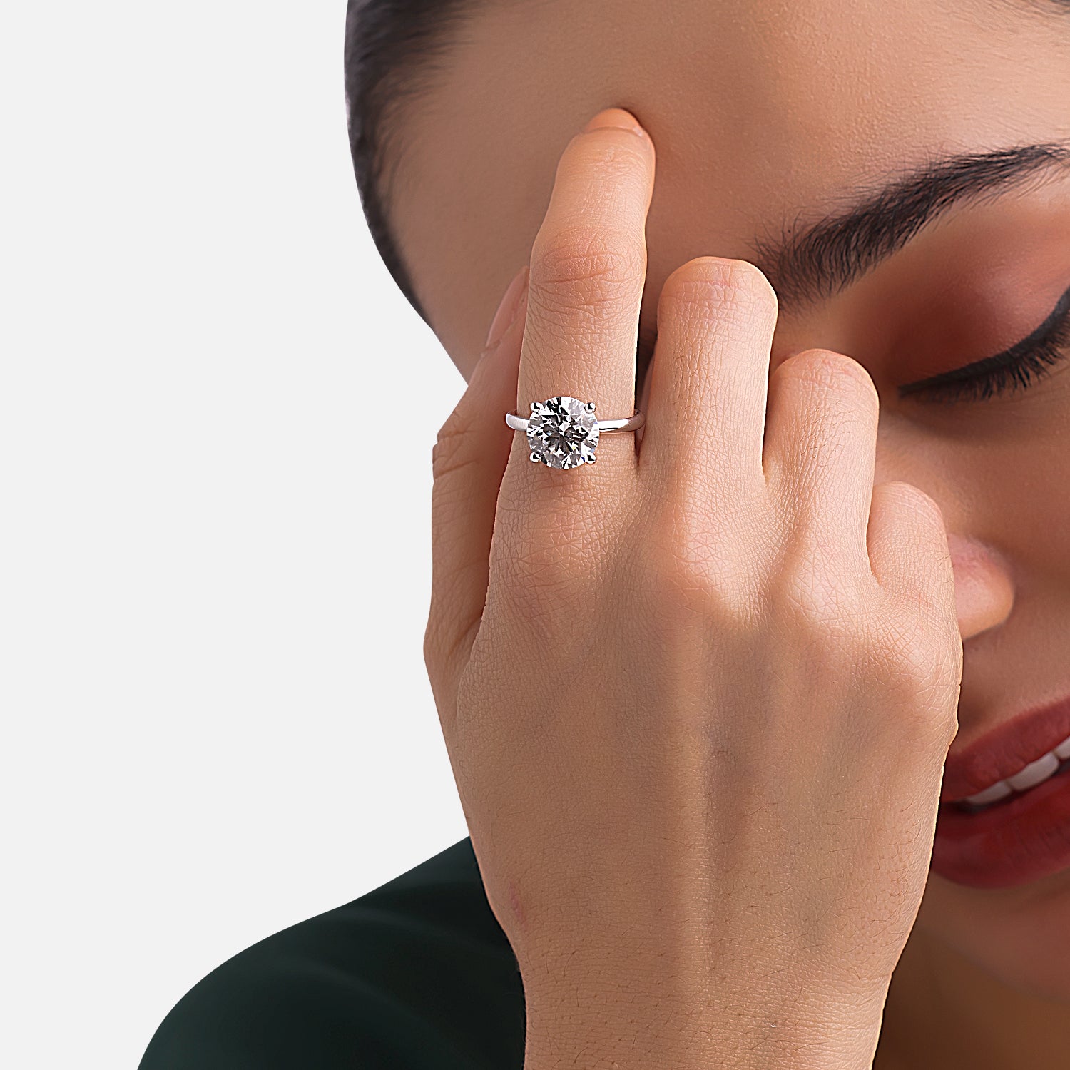 Lab Grown 4.05 Carat Diamond Solitaire Ring in 18 Karat Gold | SKU : 0005052547