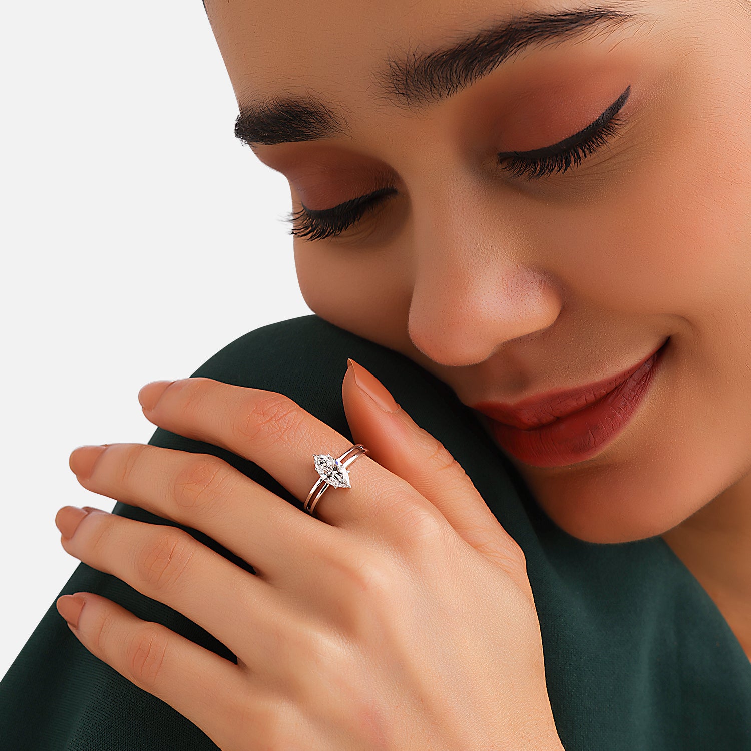 Lab Grown 1.020 Carat Marquise Diamond Solitaire Ring in 18 Karat Gold | SKU : 0005053247