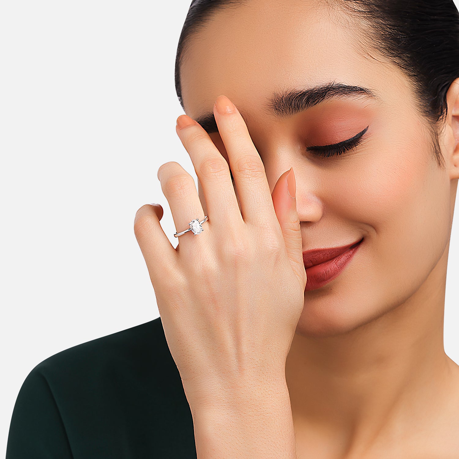 Lab Grown 1.010 Carat Oval Cut Diamond Solitaire Ring in 18 Karat Gold | SKU : 0005053278