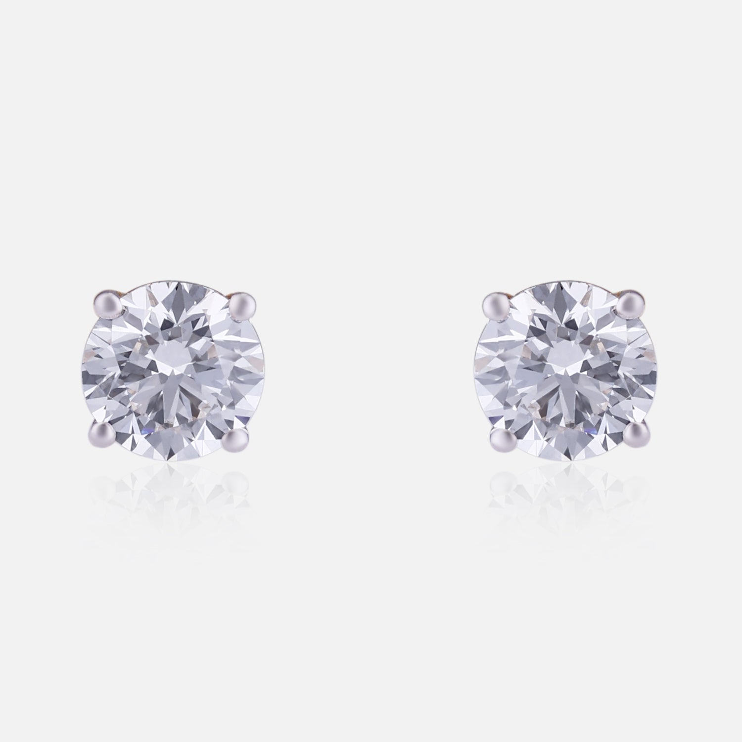 Lab Grown 3.040 Carat Solitaire Diamond Stud Earrings in 18 Karat Gold | SKU : 0005059287