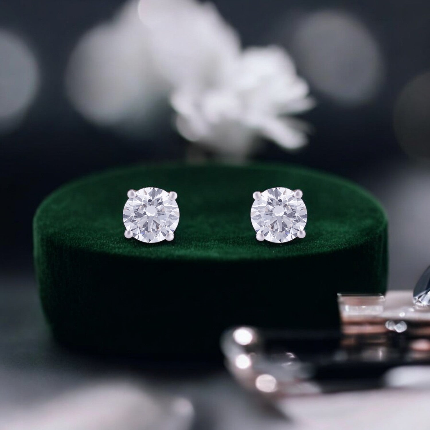 Lab Grown 3.040 Carat Solitaire Diamond Stud Earrings in 18 Karat Gold | SKU : 0005059300