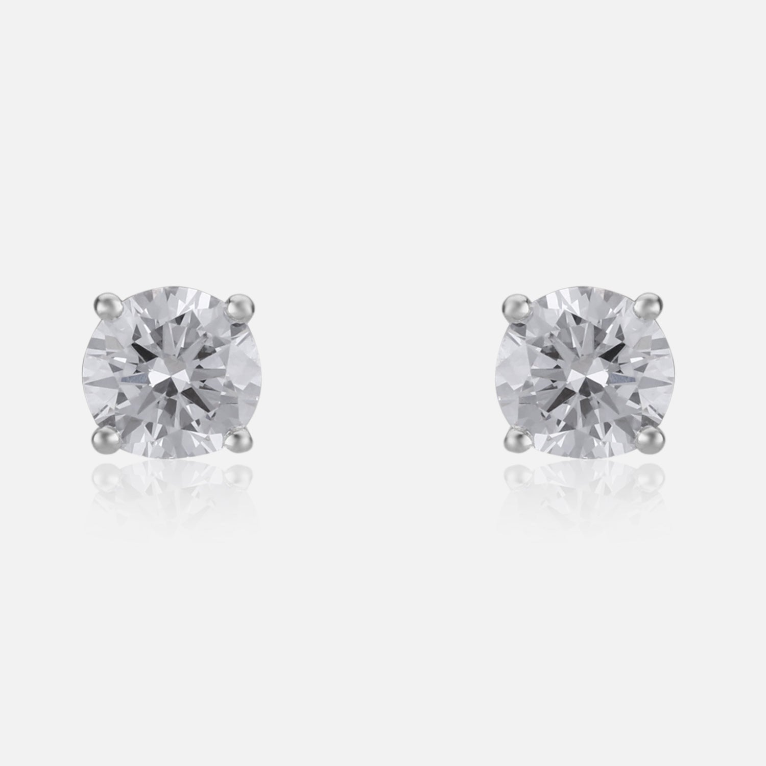 Lab Grown 1.52 Carat Round Brilliant Diamond Stud Earrings in 18 Karat Gold | SKU : 0005113422