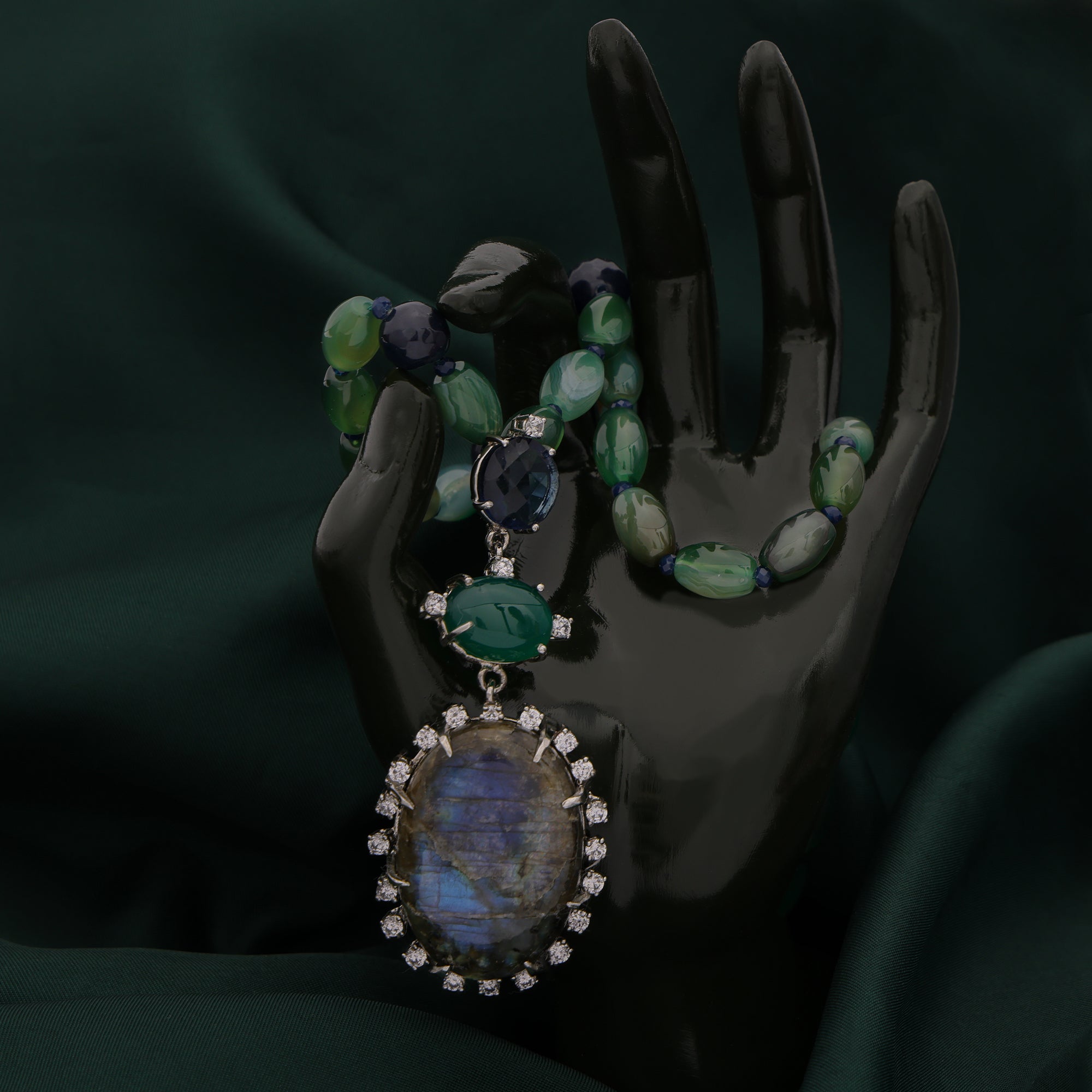 EXQUISITE GRANDEAUR CRYSTAL NECKLACE | SKU : 0018721263 - crash.club by CKC