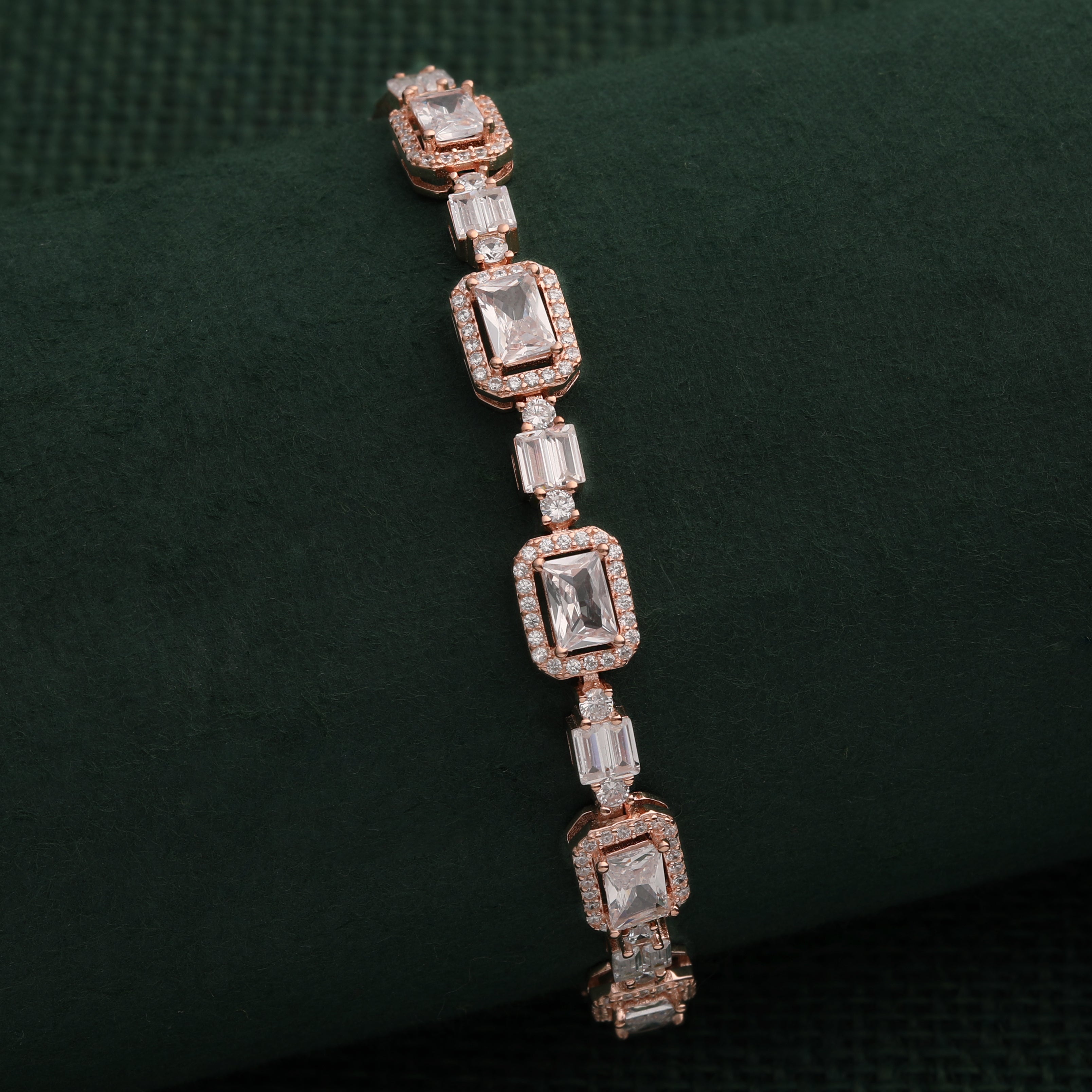 FLEXIBLE GEOMETRIC ROSE GOLD BRACELET | SKU: 0018939439, 0018939385, 0018939378, 0018939422, 0018939408, 0018939392, 0018939415, 0018939361, 0018939354, 0018939446 - crash.club by CKC
