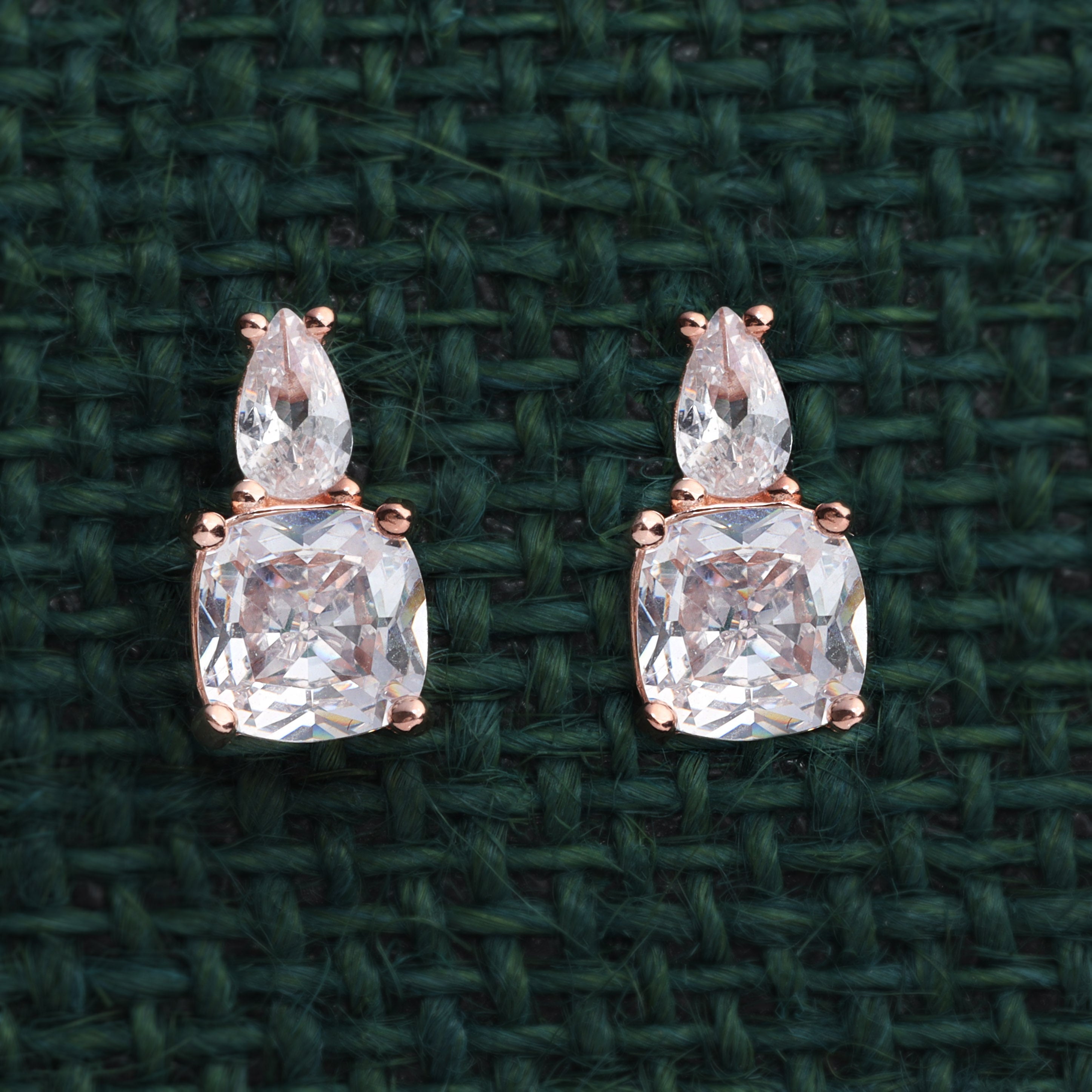 BEARY CHIC STUDS | SKU : 0019037356, 0019033846, 0019033822 - crash.club by CKC