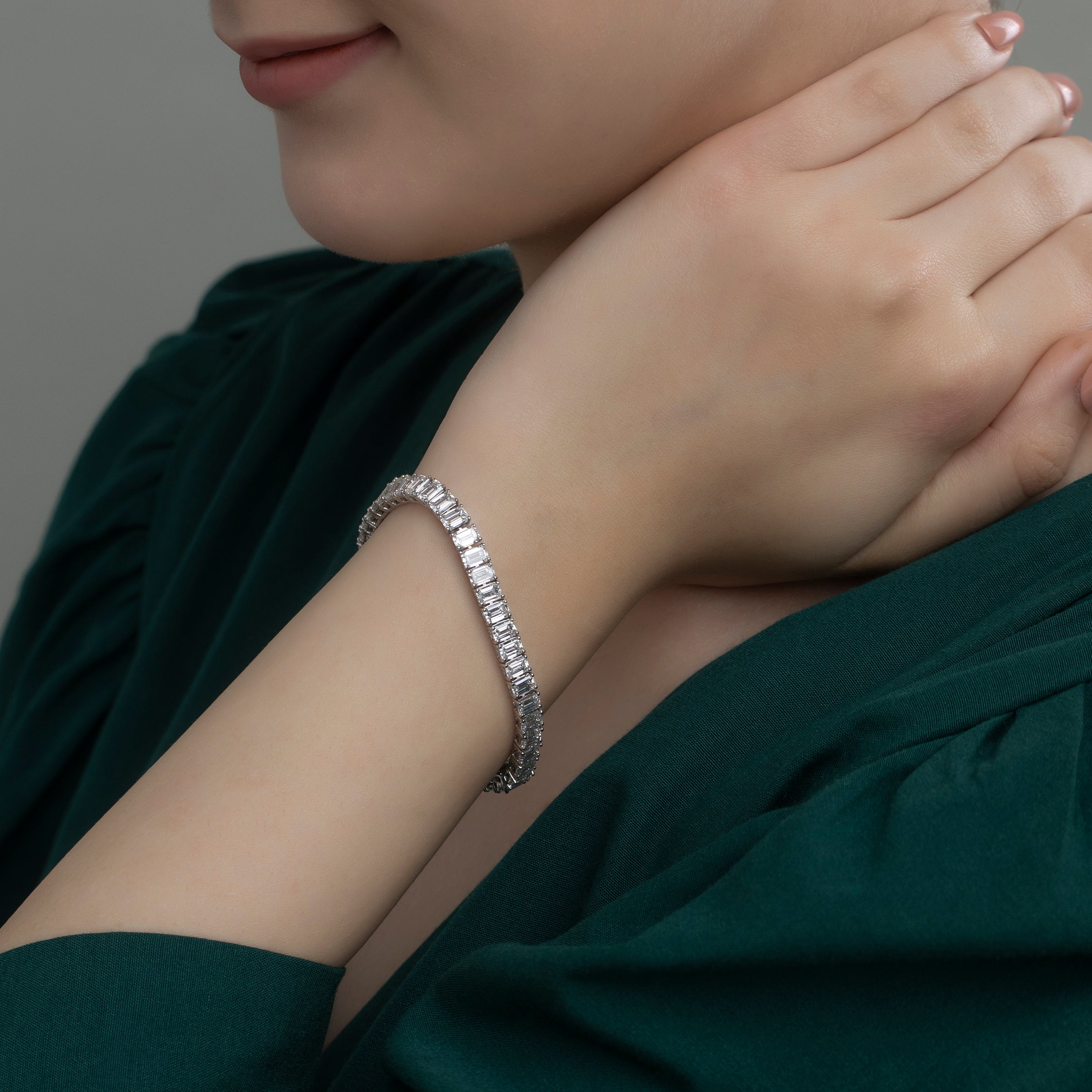 Emerald Cut 13.450 Carat Lab Grown Solitaire Diamond White Gold Tennis Bracelet | SKU : 0020606947