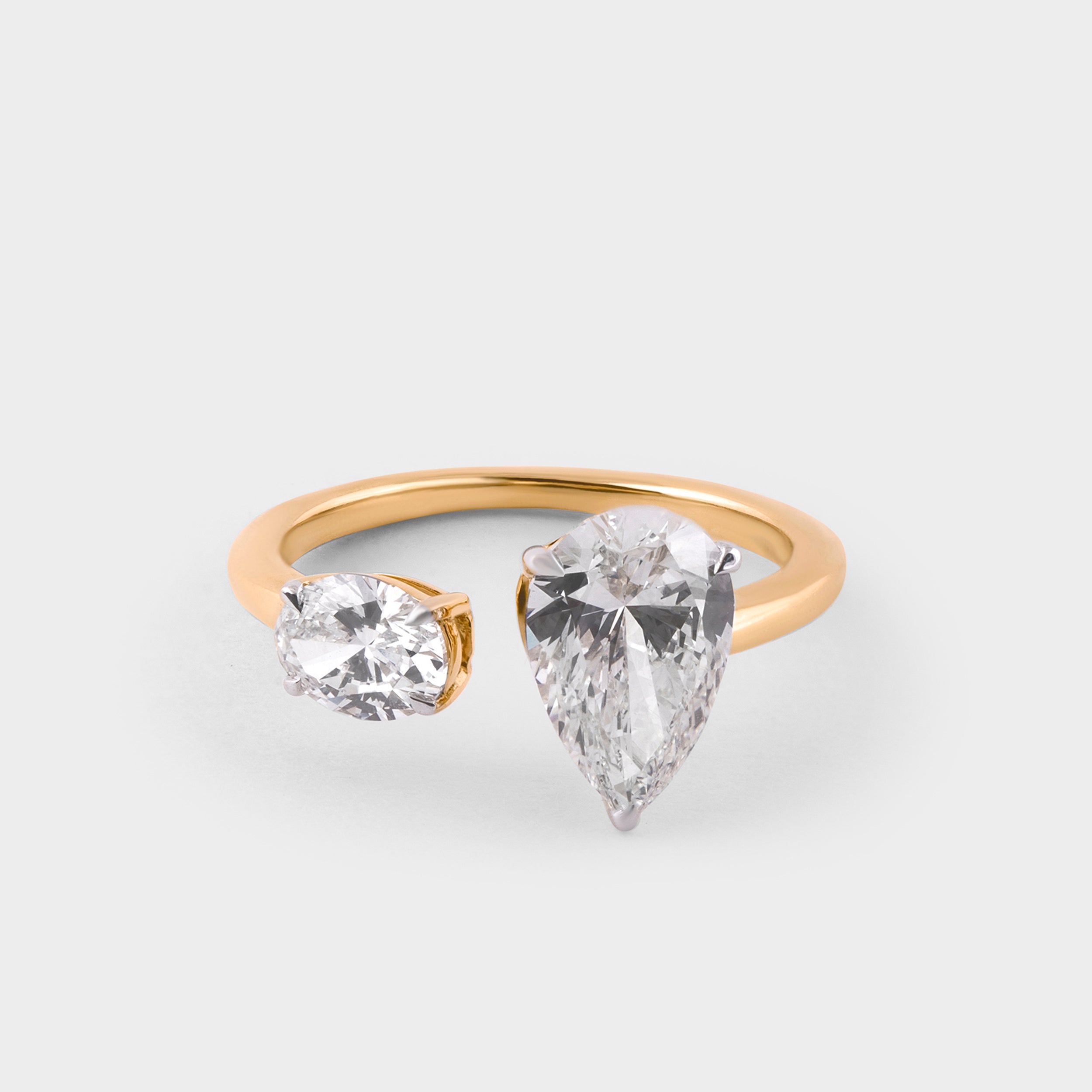 Pear and Oval-Shaped 2.12 Carat Lab-Grown Diamond Solitaire Ring in 18K Gold | SKU : 0020705671