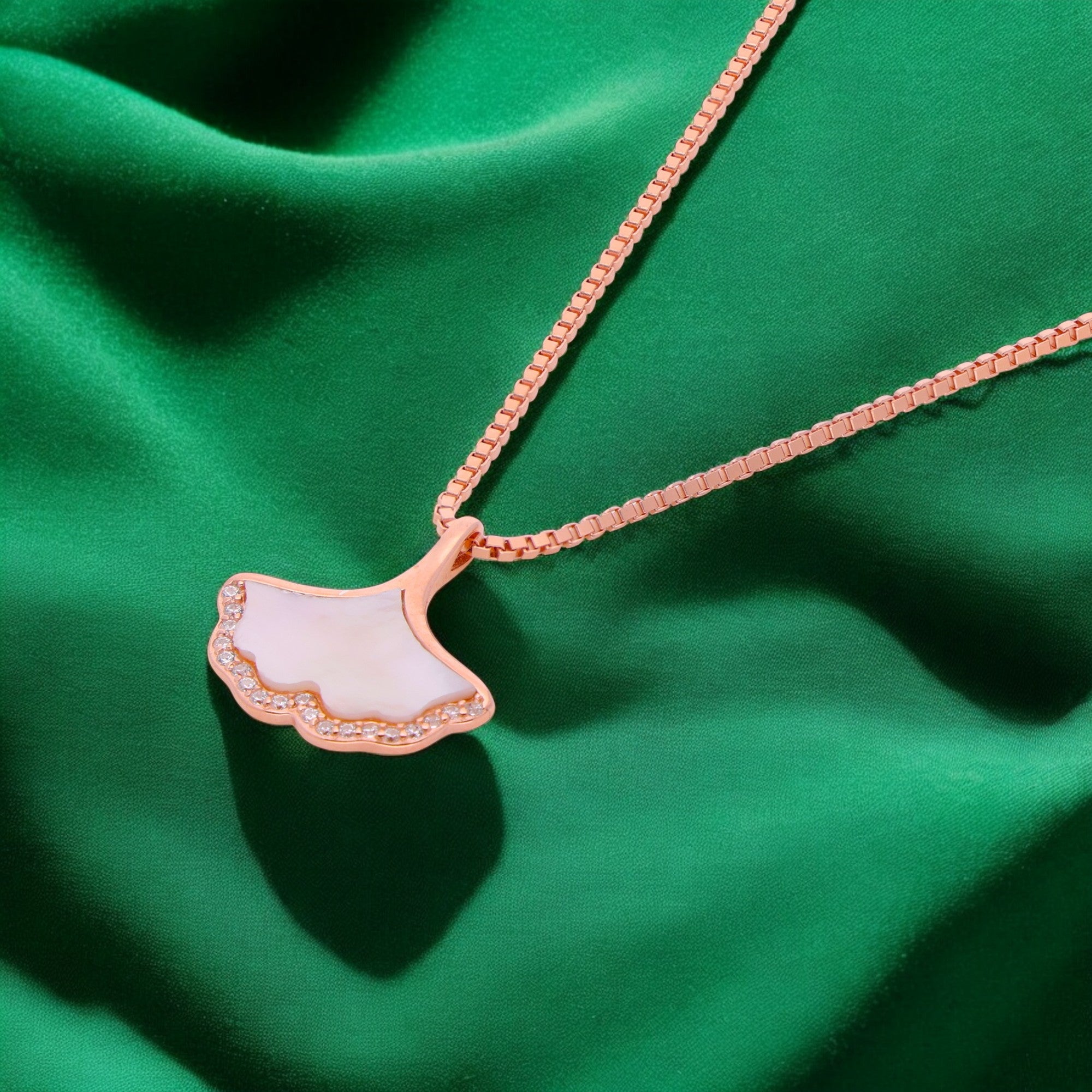 Silver Grace Lightweight Pendant | SKU : 0021129889, 0021129926, 0021129919, 0021129902, 0021129896, 0021129872, 0003524169, 0003524152