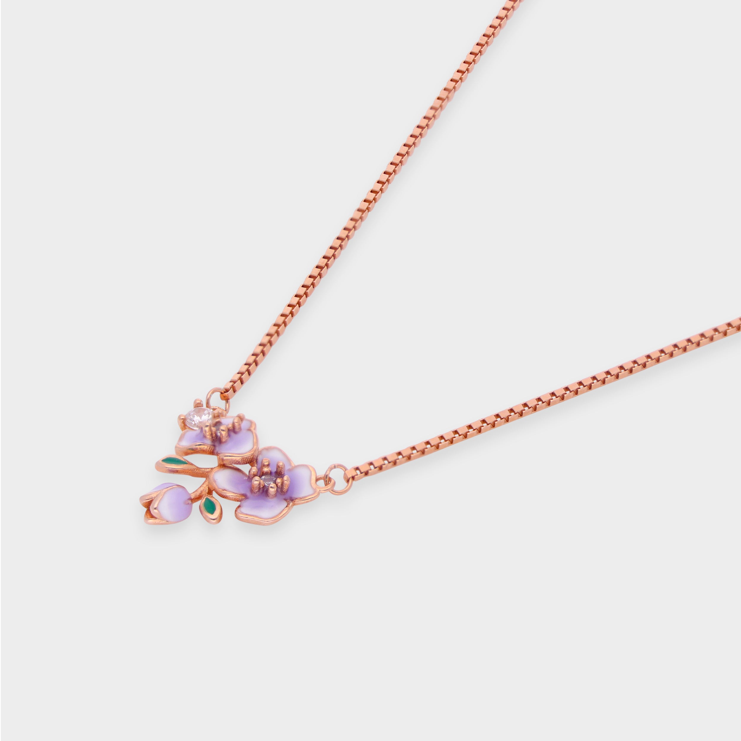 Enchanted Blossom Floral Pendant Necklace – A Touch of Nature’s Elegance | SKU : 0021130175, 0021130281, 0021130311, 0021130199, 0021130182