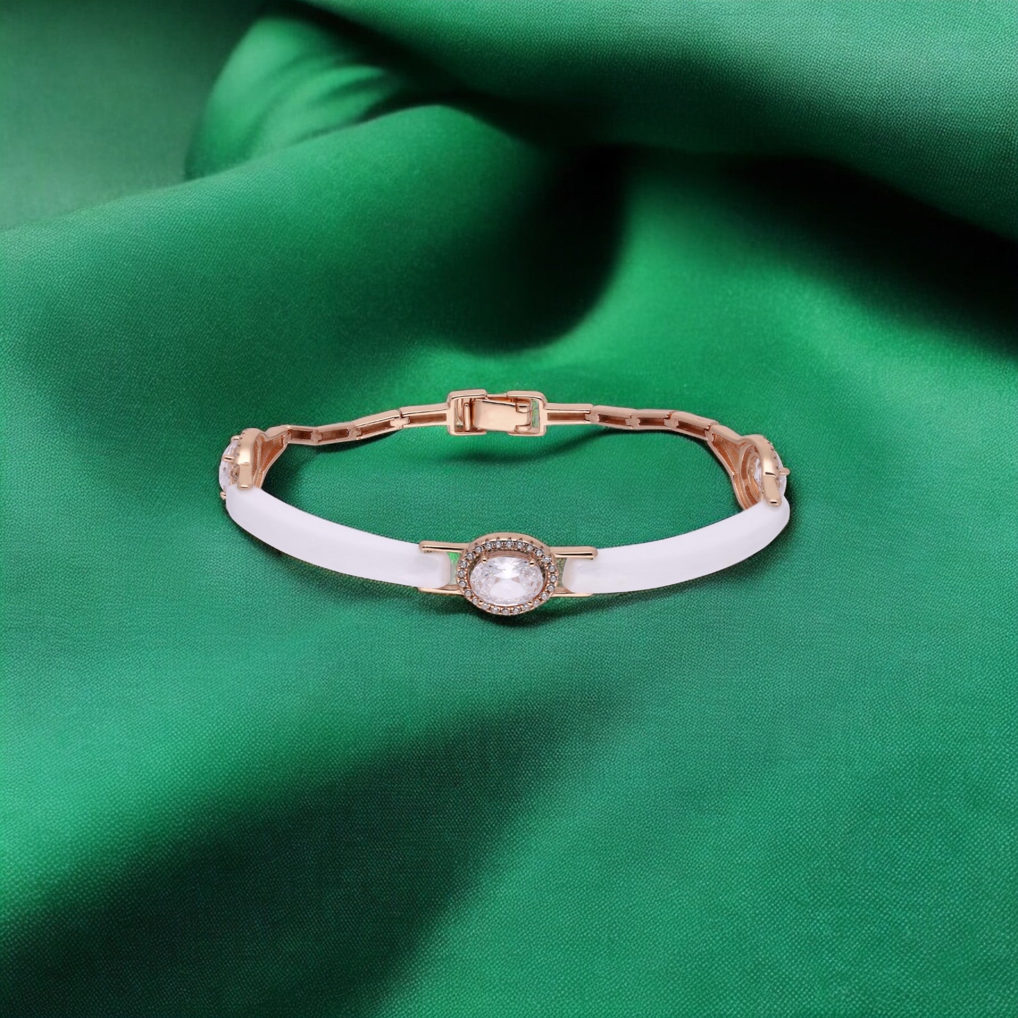 Timeless Halo Elegance Bracelet – A Sophisticated Fusion of Modern and Classic | SKU : 0021131783, 0021131790, 0021131806, 0021131776