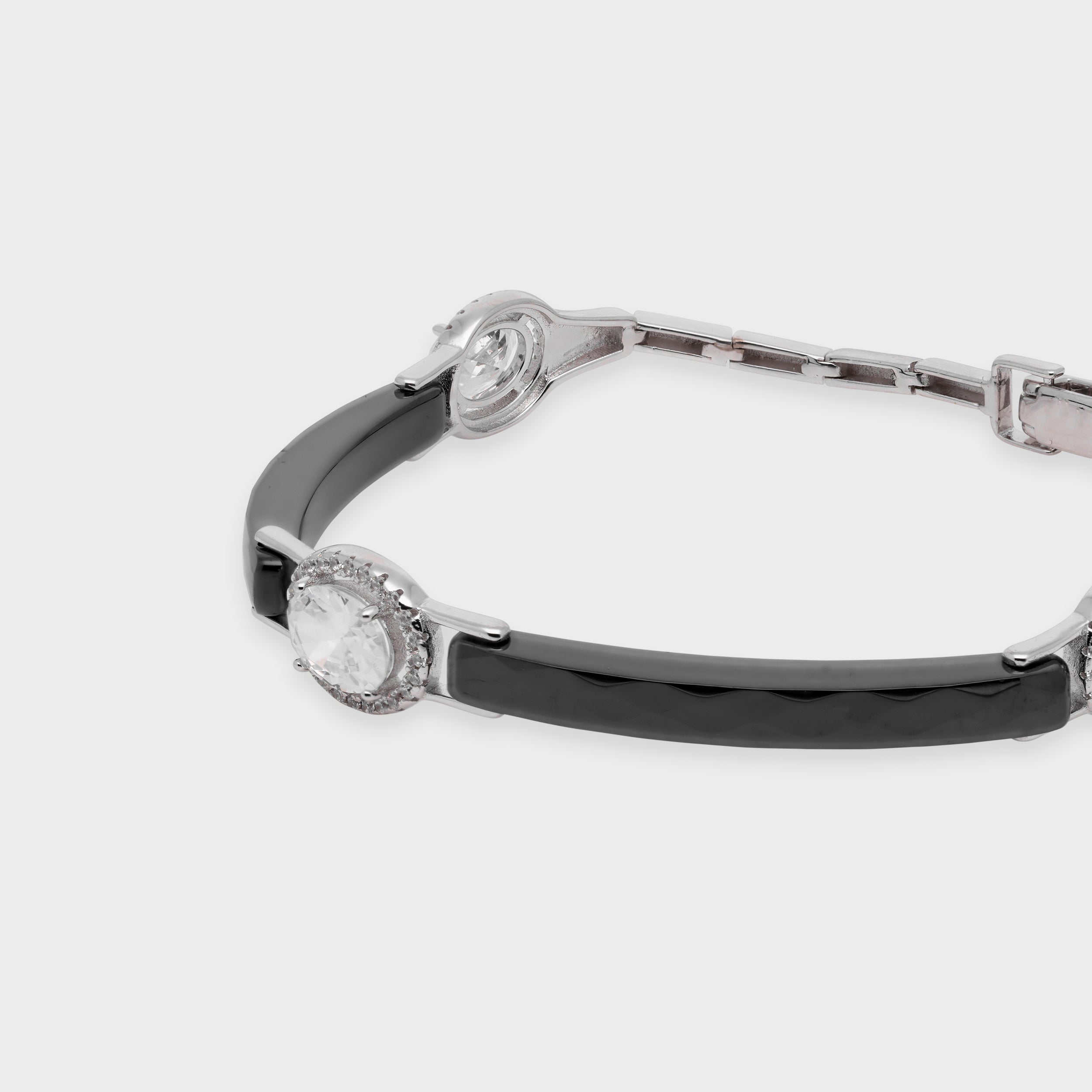 Timeless Halo Elegance Bracelet – A Sophisticated Fusion of Modern and Classic | SKU : 0021131783, 0021131790, 0021131806, 0021131776