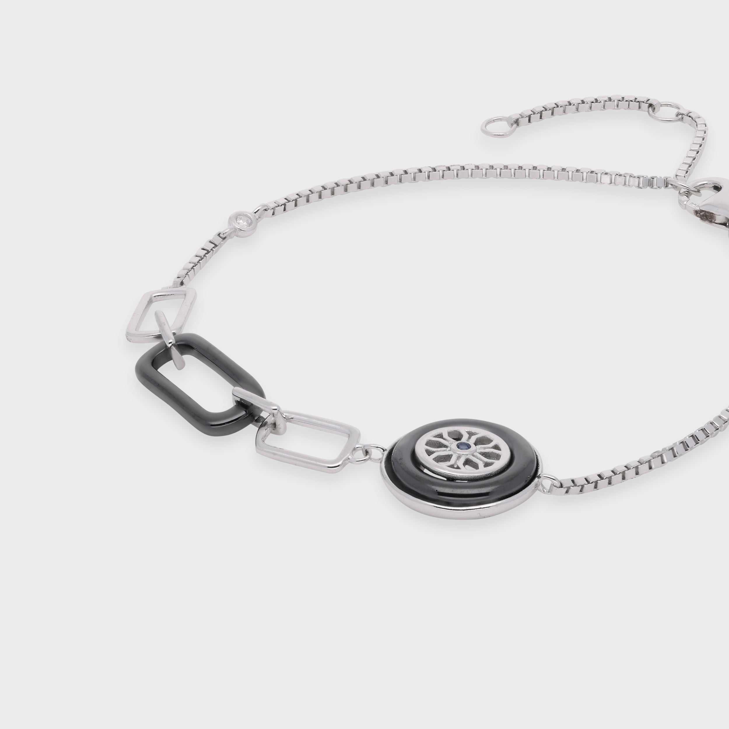 Modern Chain Fusion Bracelet – A Bold Expression of Contemporary Elegance | SKU : 0021131844, 0021131837, 0021131820, 0021131813