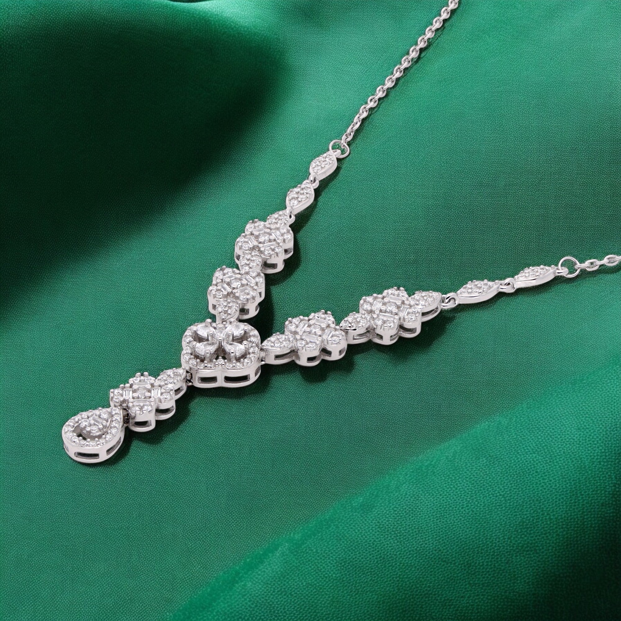Graceful Spark Silver Necklace | SKU : 0021143281, 0021143267