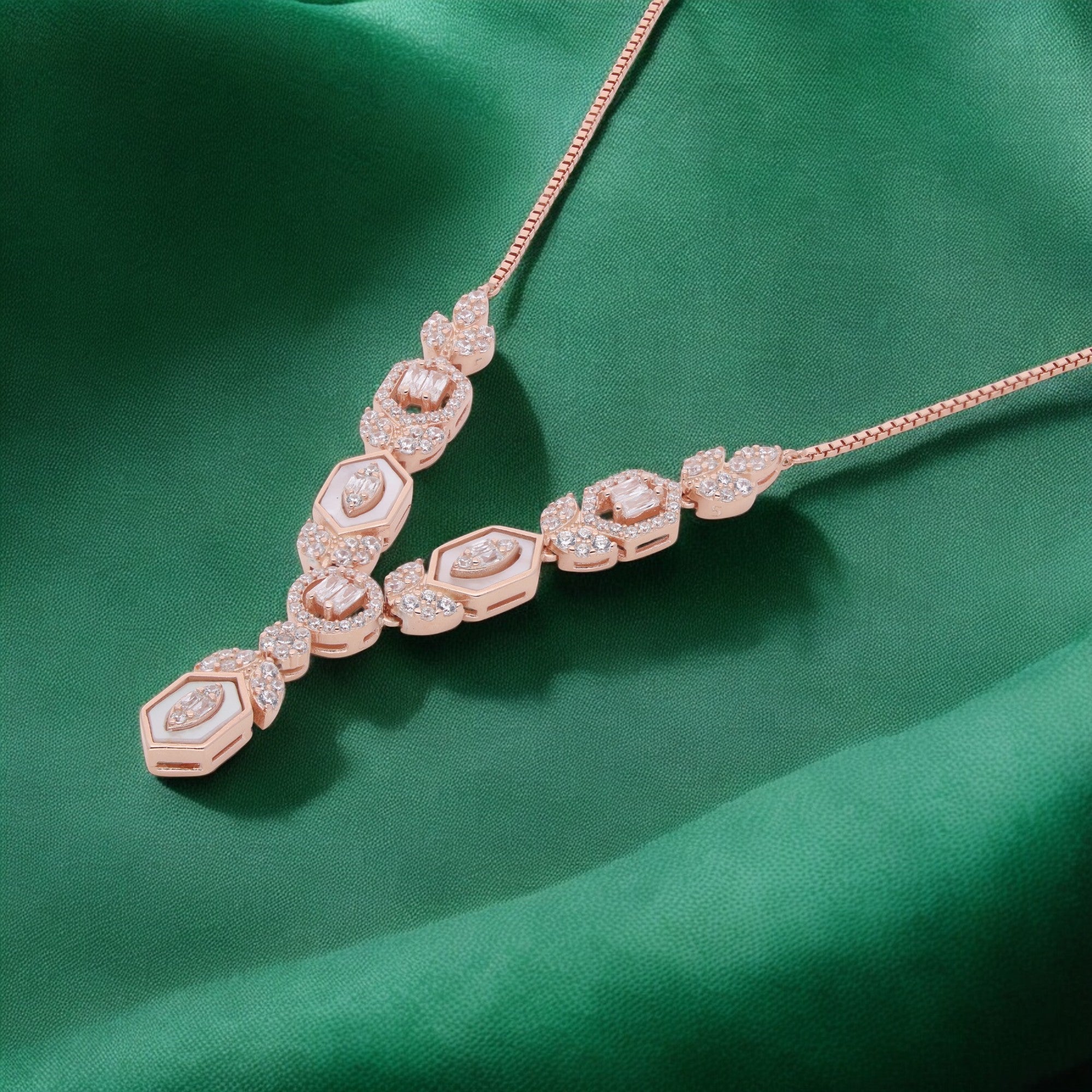 V-Shaped Marquise Pendant Necklace with Sparkling Stones | SKU : 0021188688, 0021188664, 0003525500, 0003526002