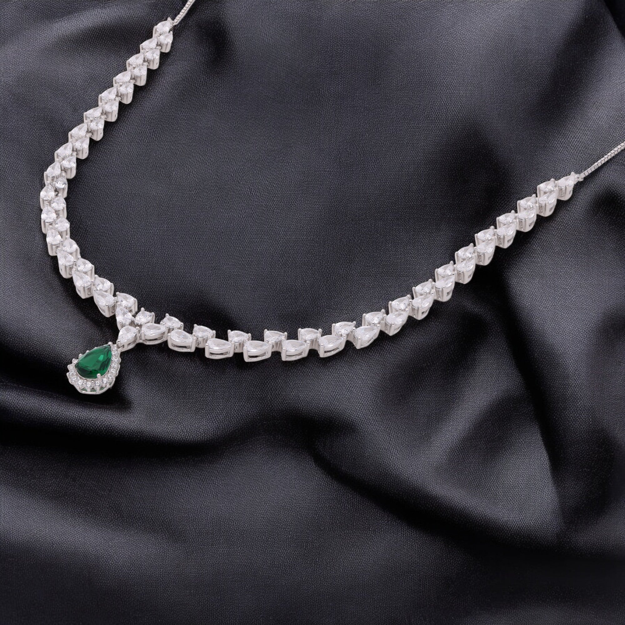 Classic Pear-Cut Centerpiece Necklace – Silver & Rose-Tone Variants | SKU : 0021188824, 0021188800, 0021188787, 0003525845, 0003525425