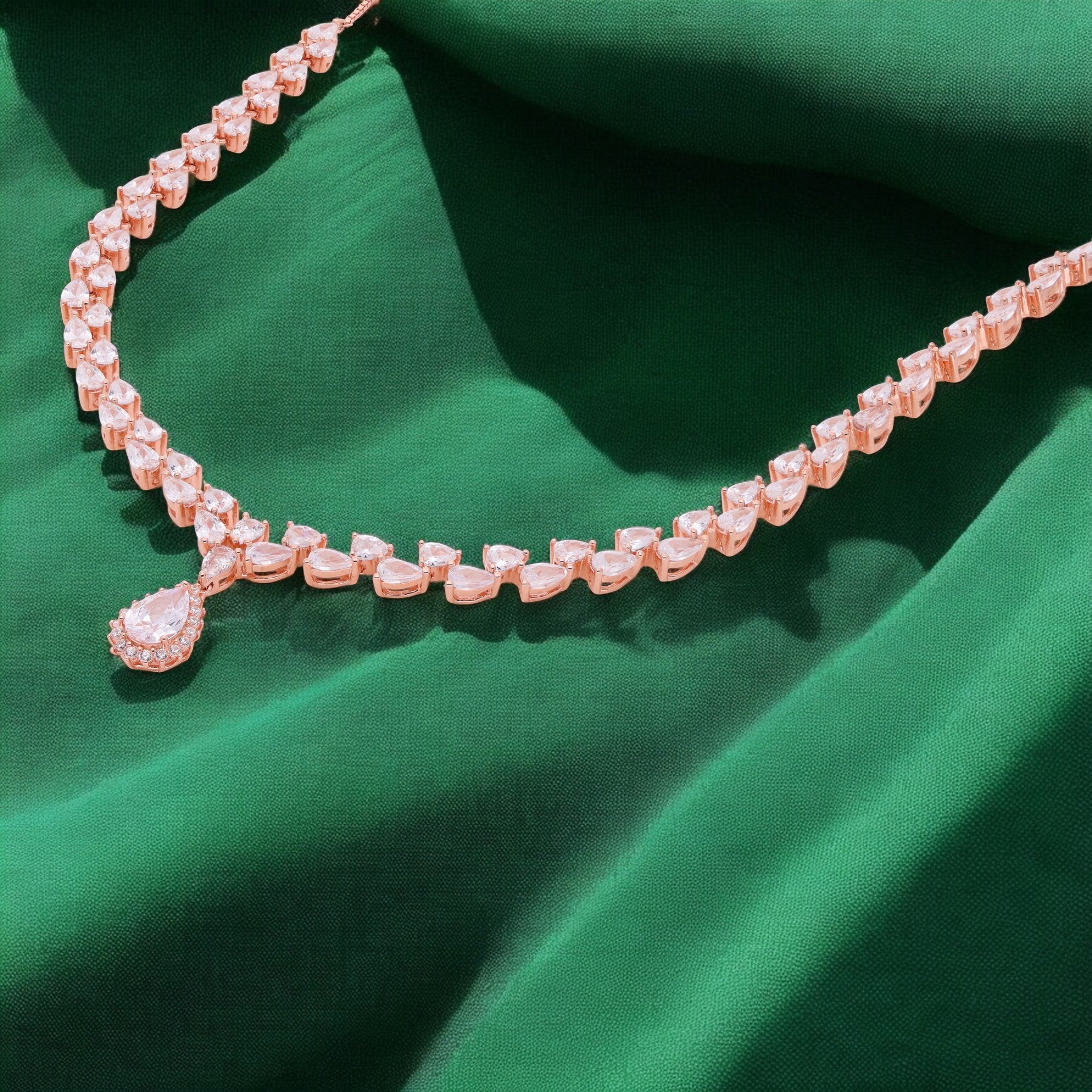 Classic Pear-Cut Centerpiece Necklace – Silver & Rose-Tone Variants | SKU : 0021188824, 0021188800, 0021188787, 0003525845, 0003525425