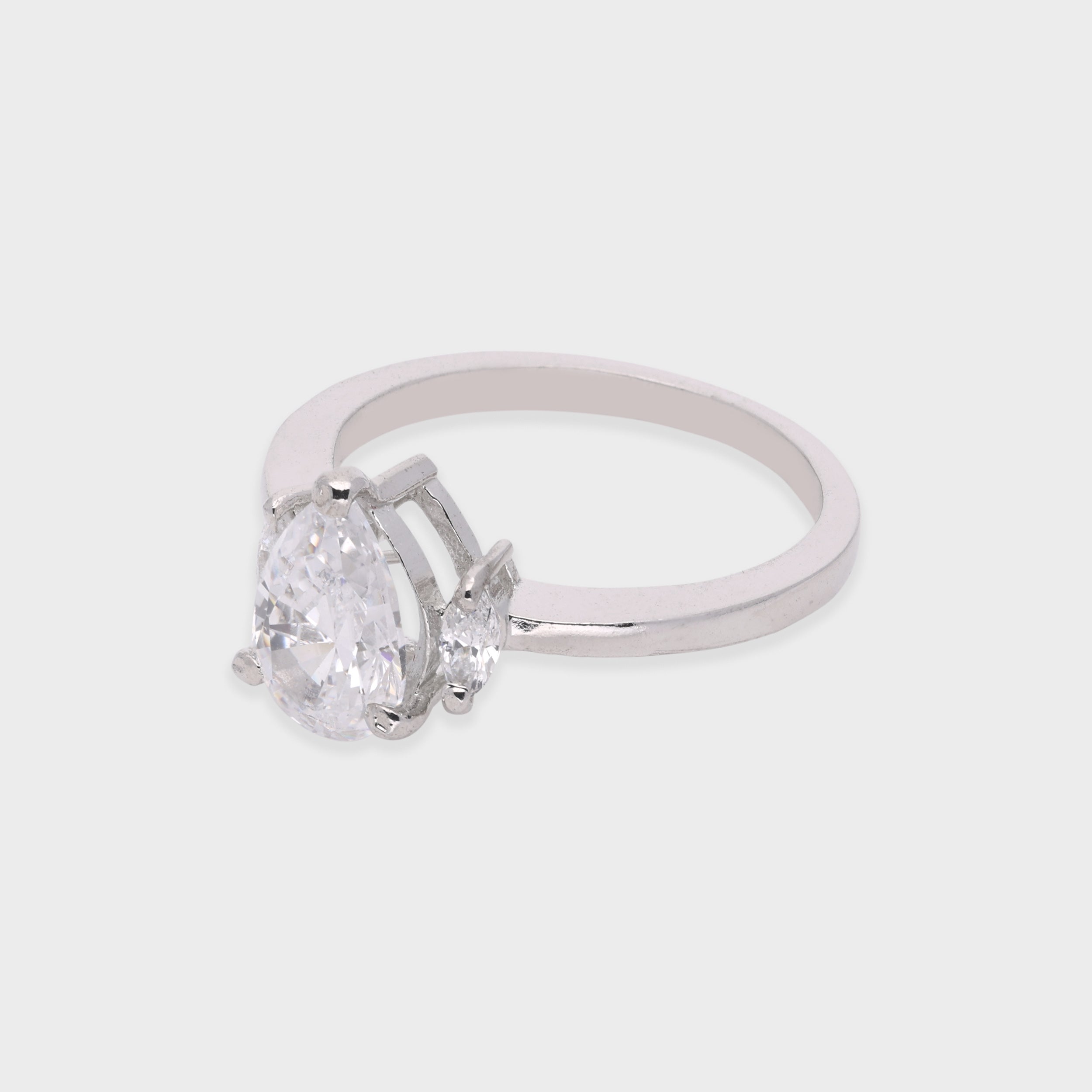 Elegant Pear-Cut Solitaire Ring with Marquise Side Stones | SKU : 0021423390