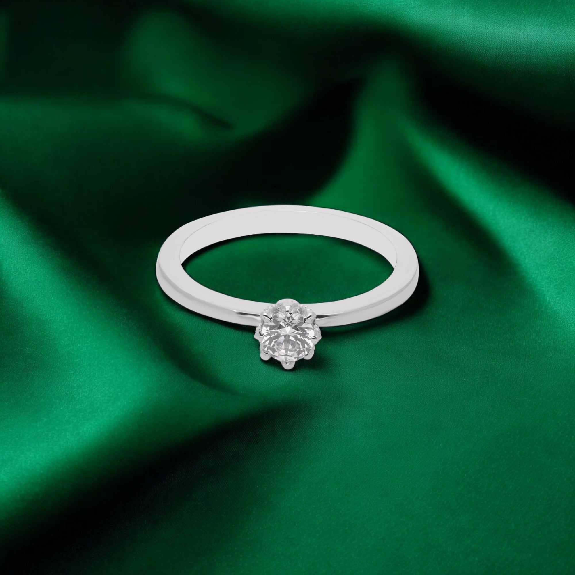 Classic Elegance Sterling Silver Petite Floral Ring | SKU : 0021423550