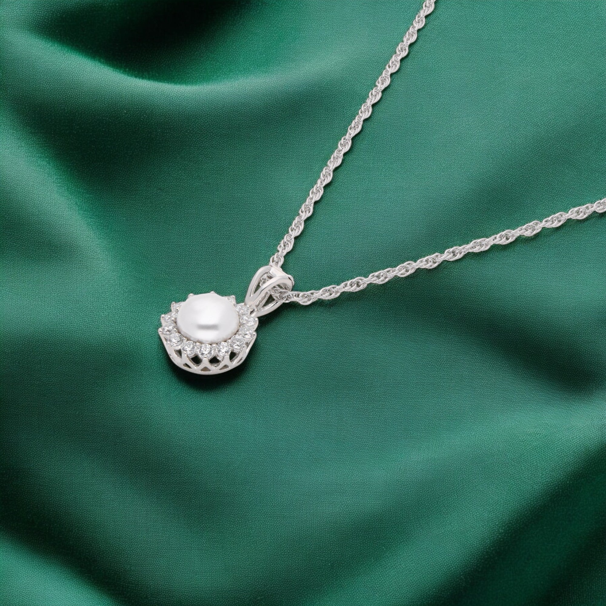 Classic Pearl Pendant Necklace with Twisted Chain in Sterling Silver | SKU : 0003579329, 0021424281, 0021424298