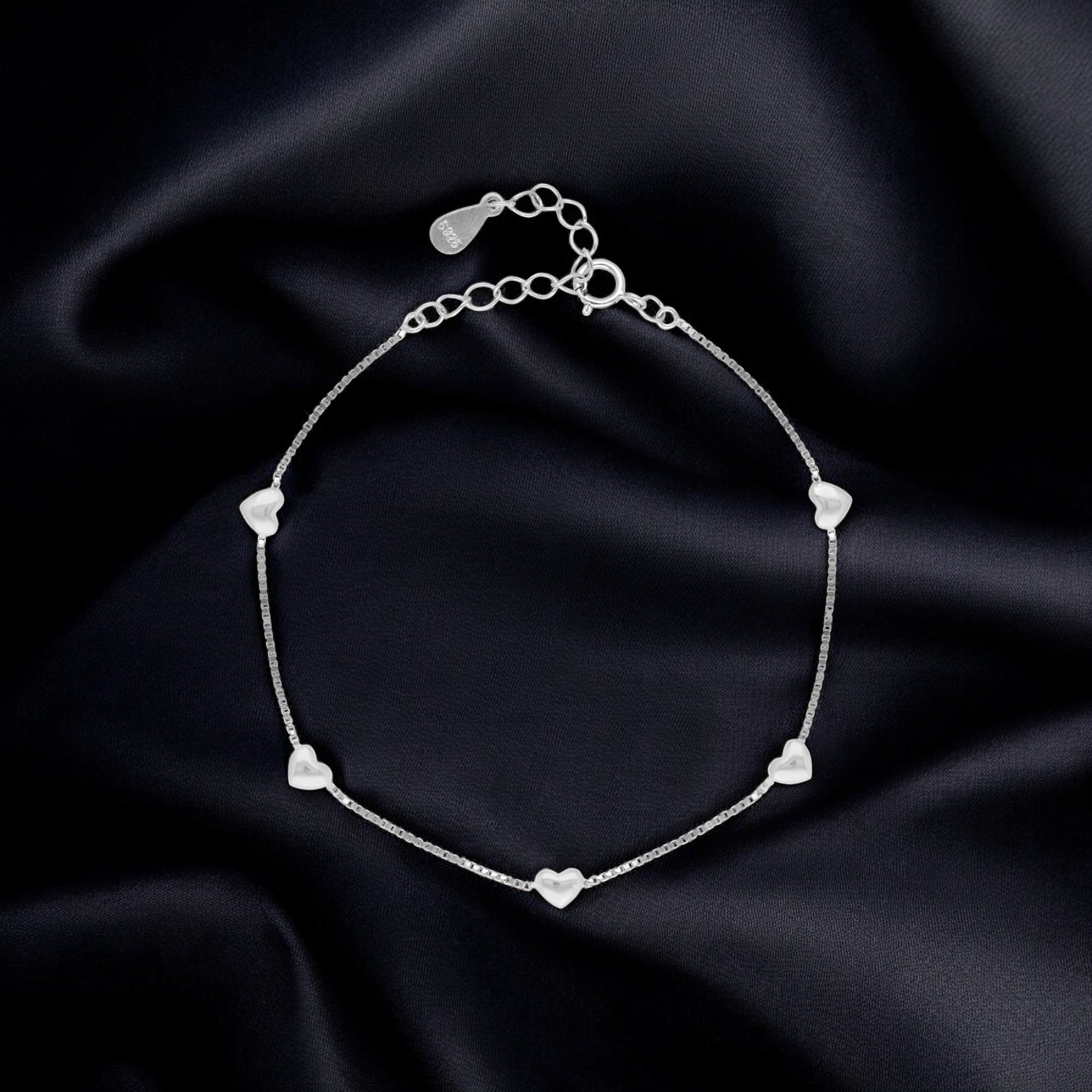 Dainty Heart Motif Bracelet in Rose Gold / Silver Finish | SKU : 0021525964, 0021525902, 0021525971, 0021525926, 0003624128, 0021525957, 0021525940, 0021525933, 0021525919, 0003624135, 0021546587