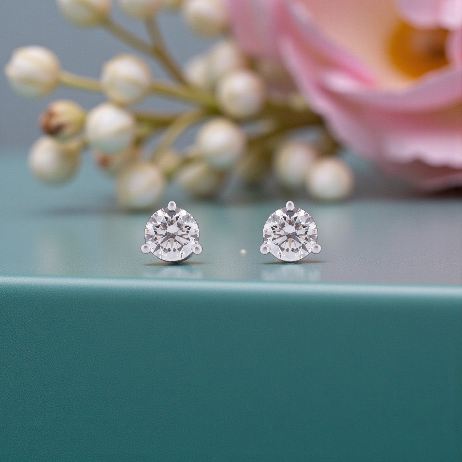 Round Brilliant Lab-Grown Diamond Stud Earrings in 18K Rose Gold | SKU : 0004953579