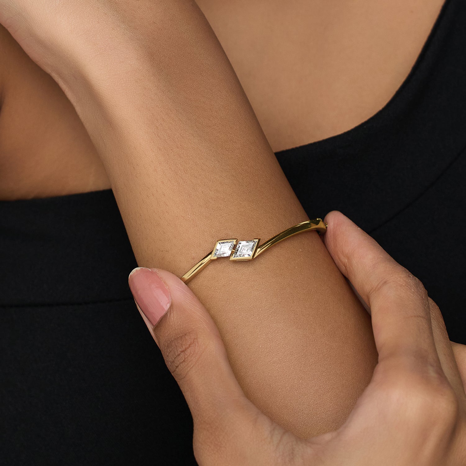Geometric Gold Bangle with Dual Lozenge Pointed-Cut Lab-Grown Diamonds | SKU : 0021911729