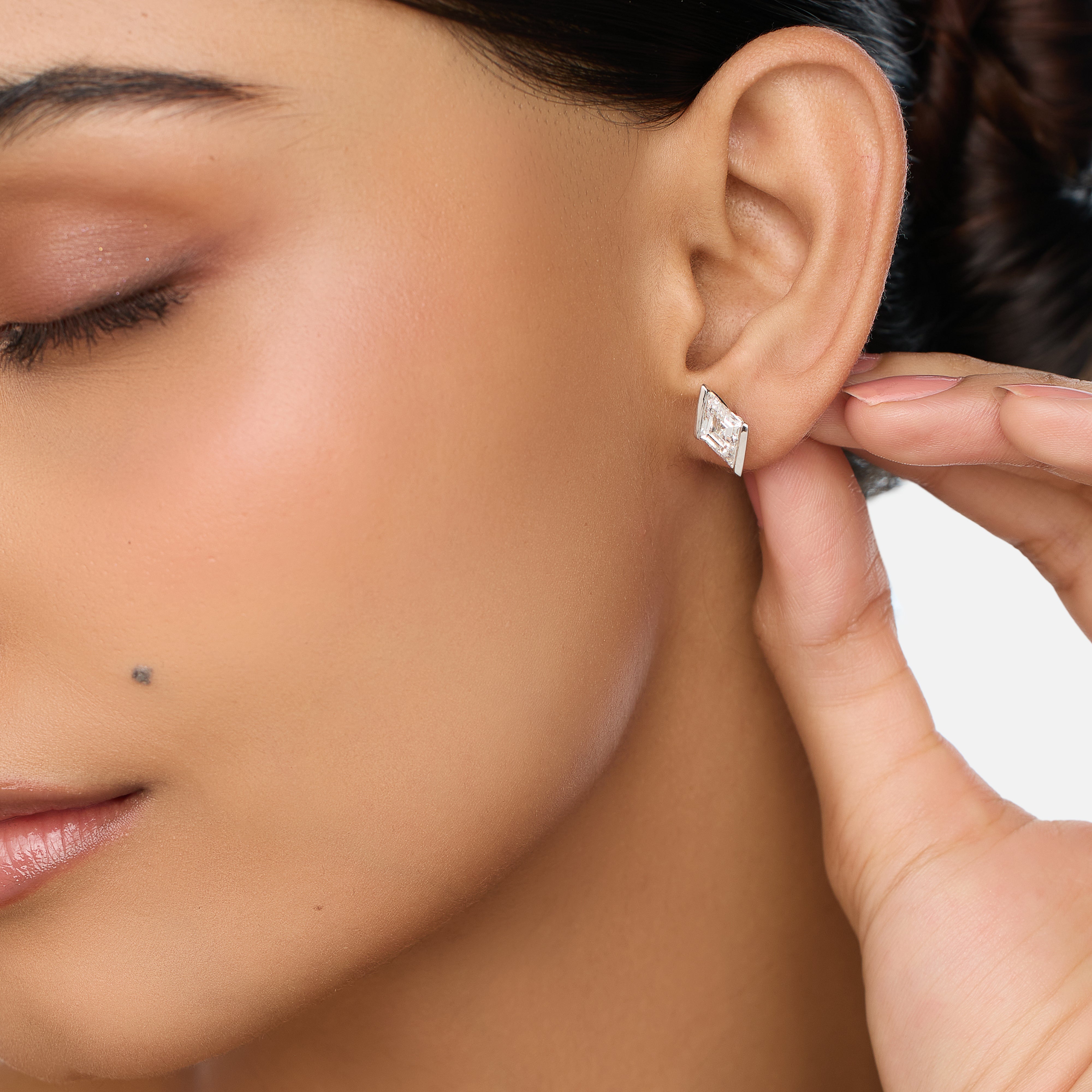 Gold Stud Earrings with Lozenge Pointed-Cut Lab-Grown Diamonds in Bezel Twist Setting | SKU : 0021911705