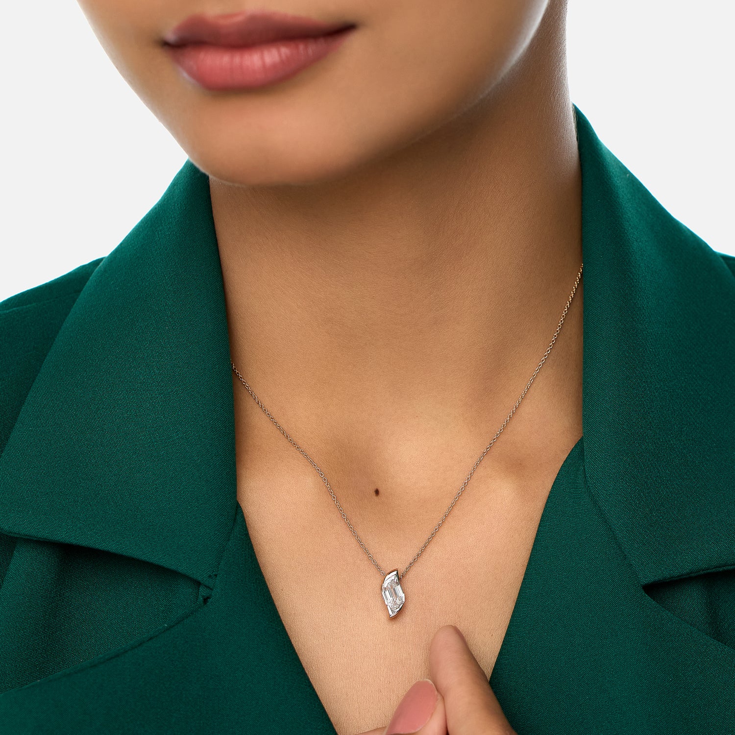 Flame-Cut Lab-Grown Diamond Pendant on Gold Chain | SKU : 0021912887