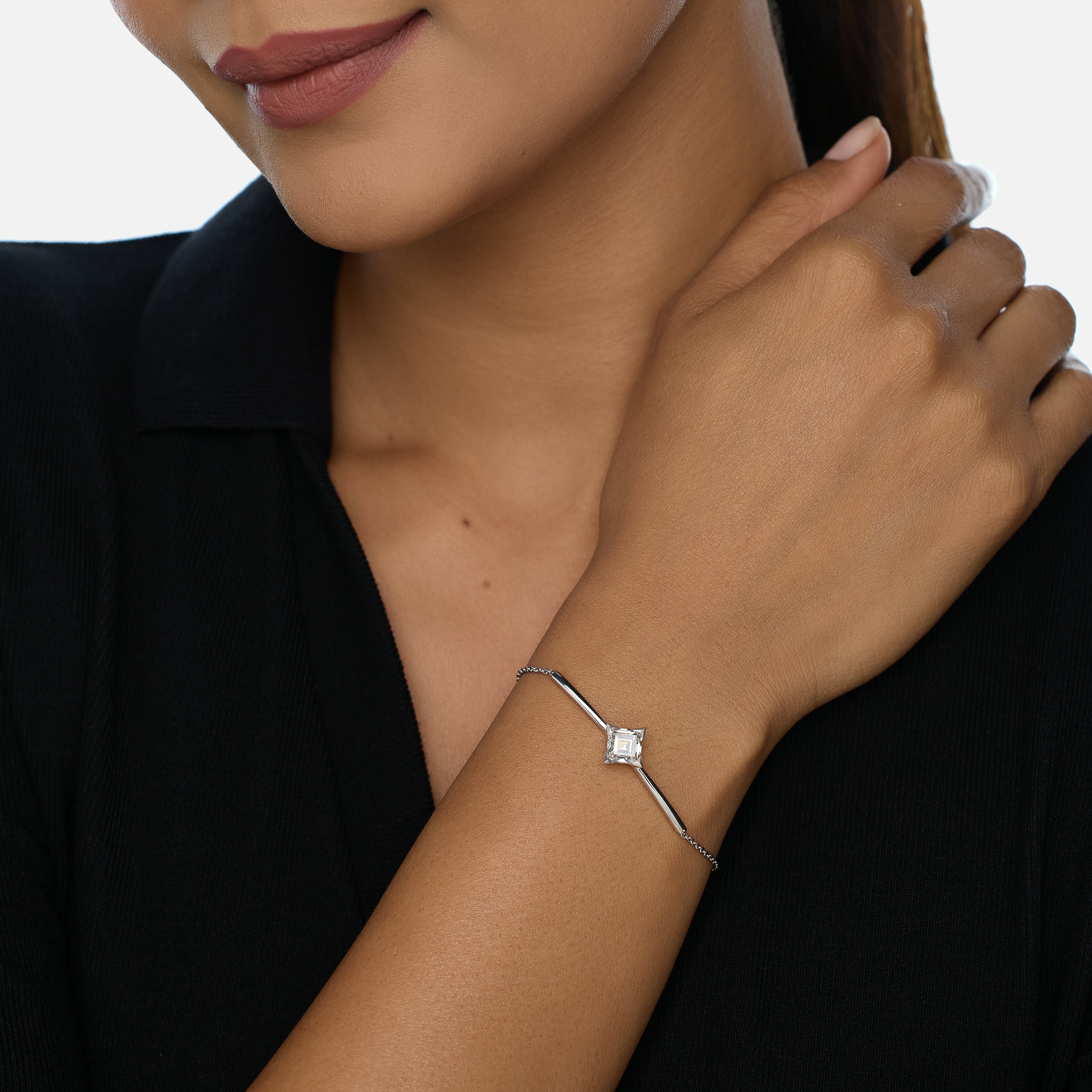 White Gold Bangle Bracelet with Square Step-Cut Lab-Grown Diamond | SKU : 0021938719