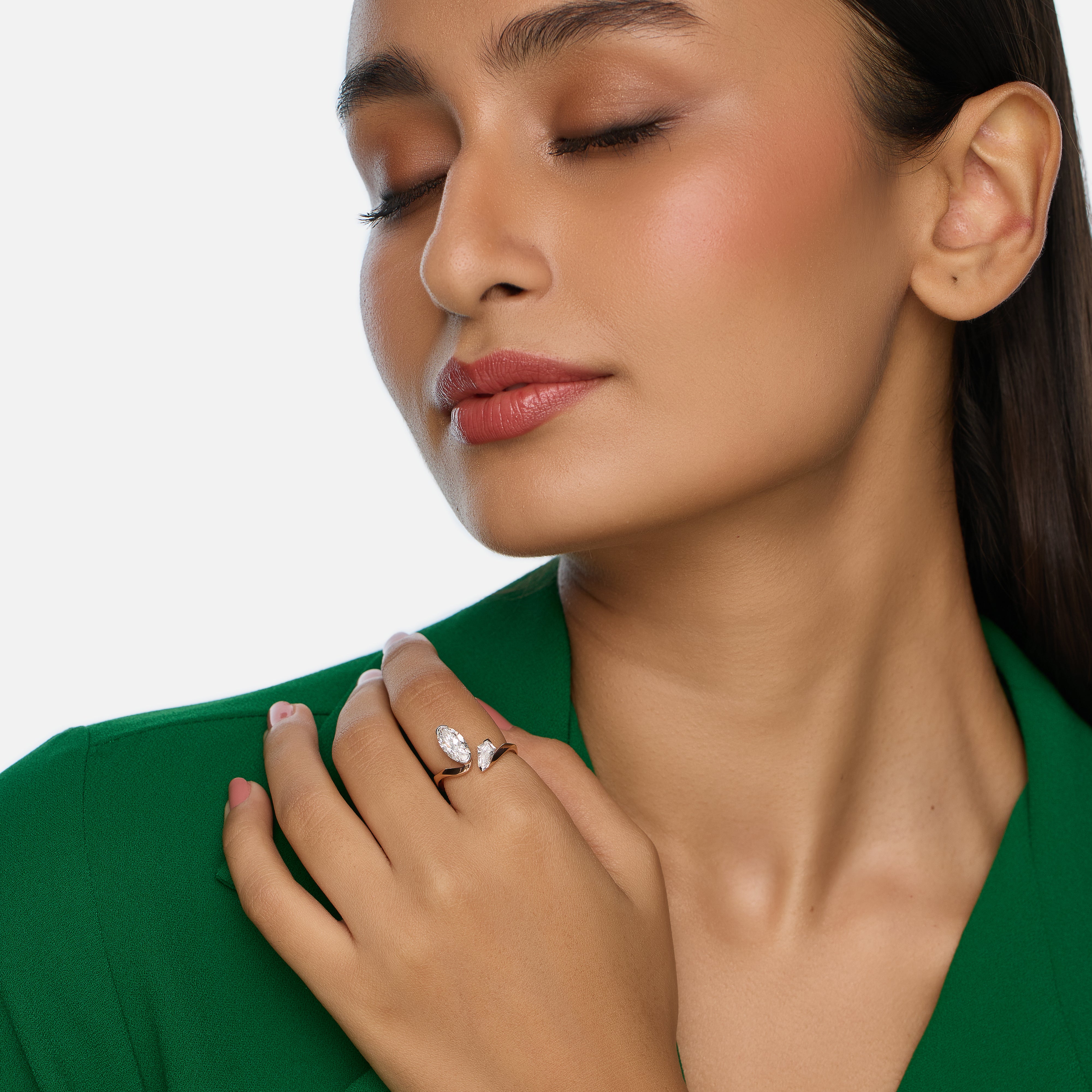 Gold Ring Set with Roval and Tie Pointed-Cut Lab-Grown Diamonds | SKU : 0021925979