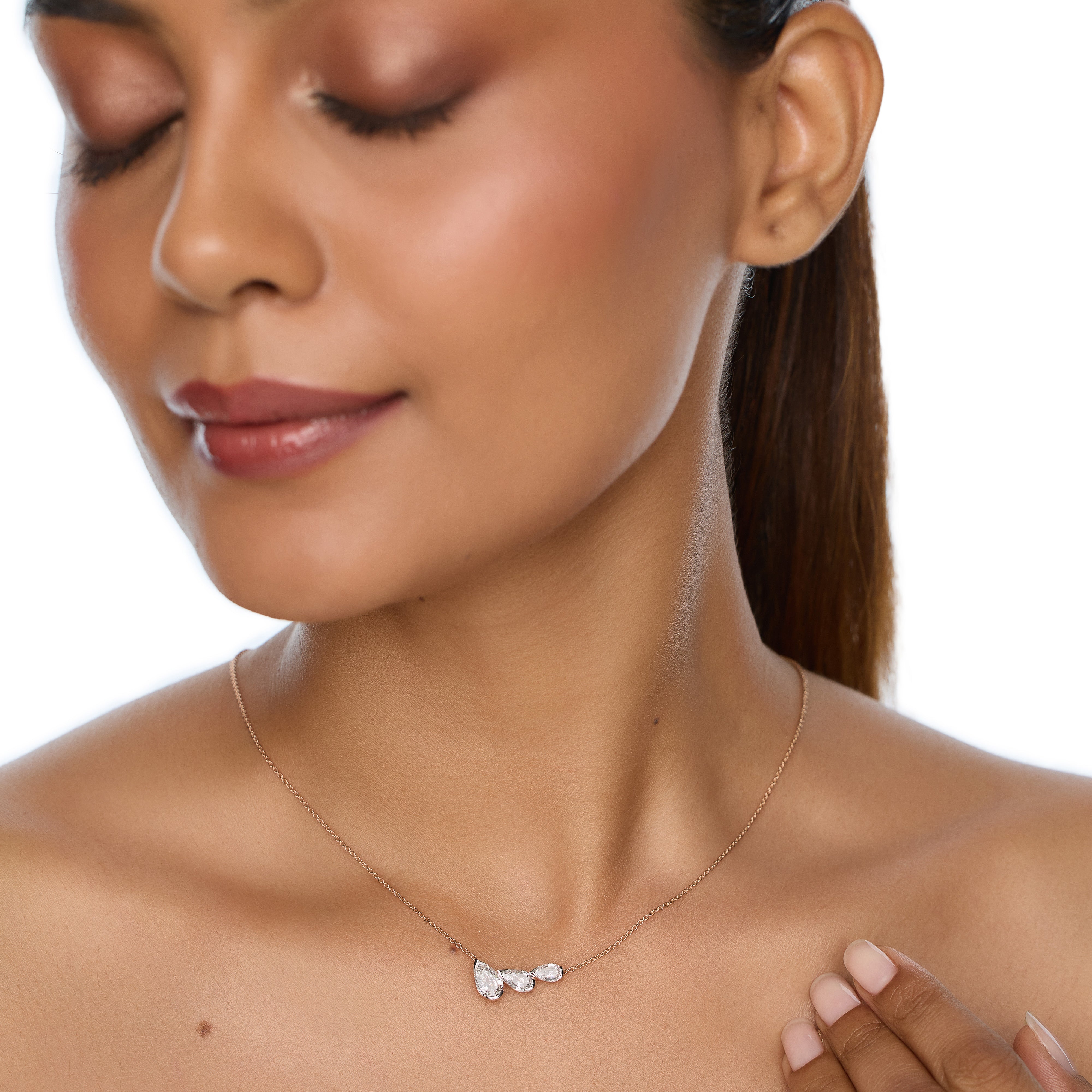 Pear Step-Cut Lab-Grown Diamond Pendant in 18Kt Gold Chain | SKU : 0021926334