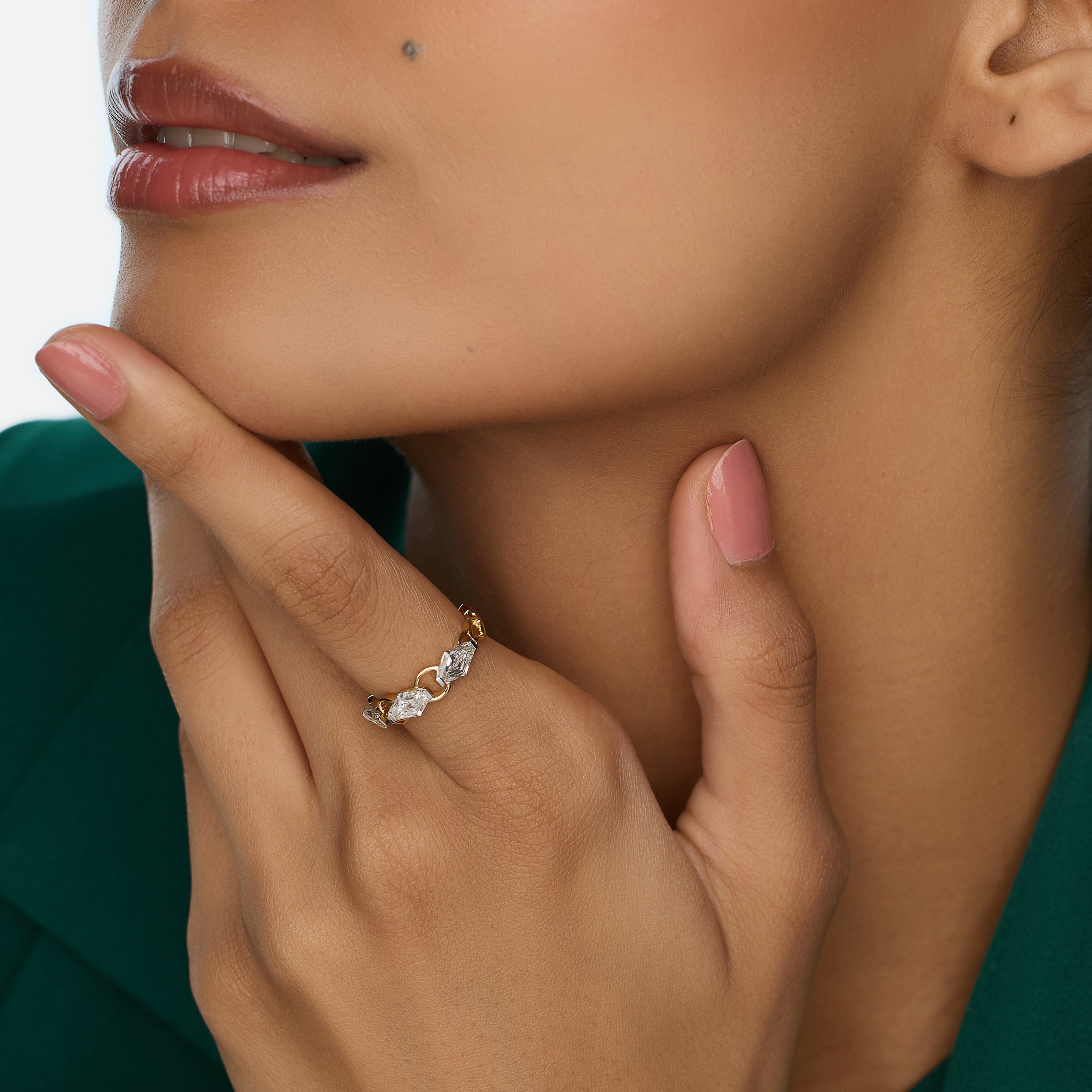 Yellow Gold Geometric Chain Link Ring with Lozenge Blunt-Cut Lab-Grown Diamonds | SKU : 0021923067