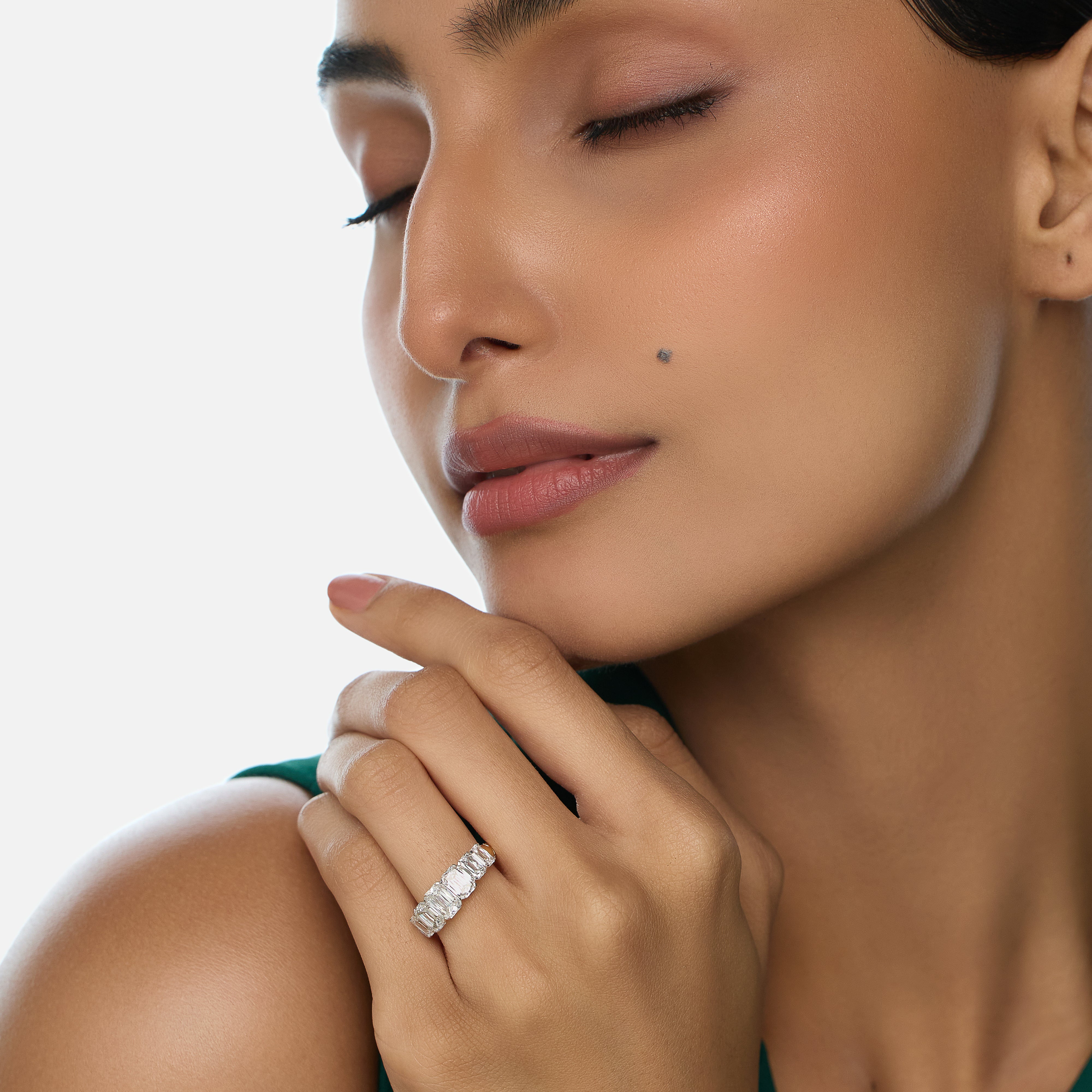 Yellow Gold Band Ring with Emerald Step-Cut Lab-Grown Diamonds | SKU : 0003761687