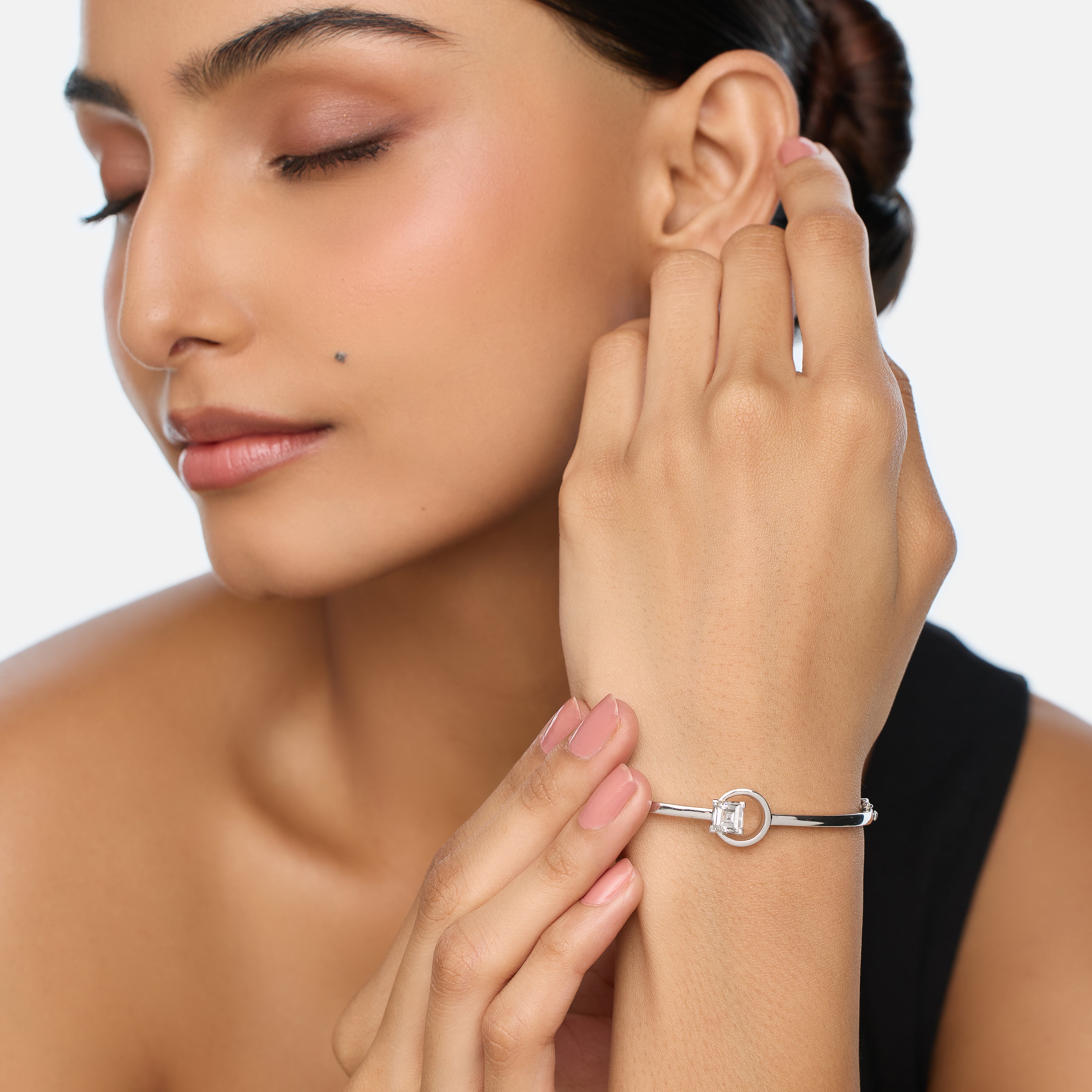 Sleek Gold Bangle with Square Step-Cut Lab-Grown Diamond Centerpiece | SKU : 0021971266