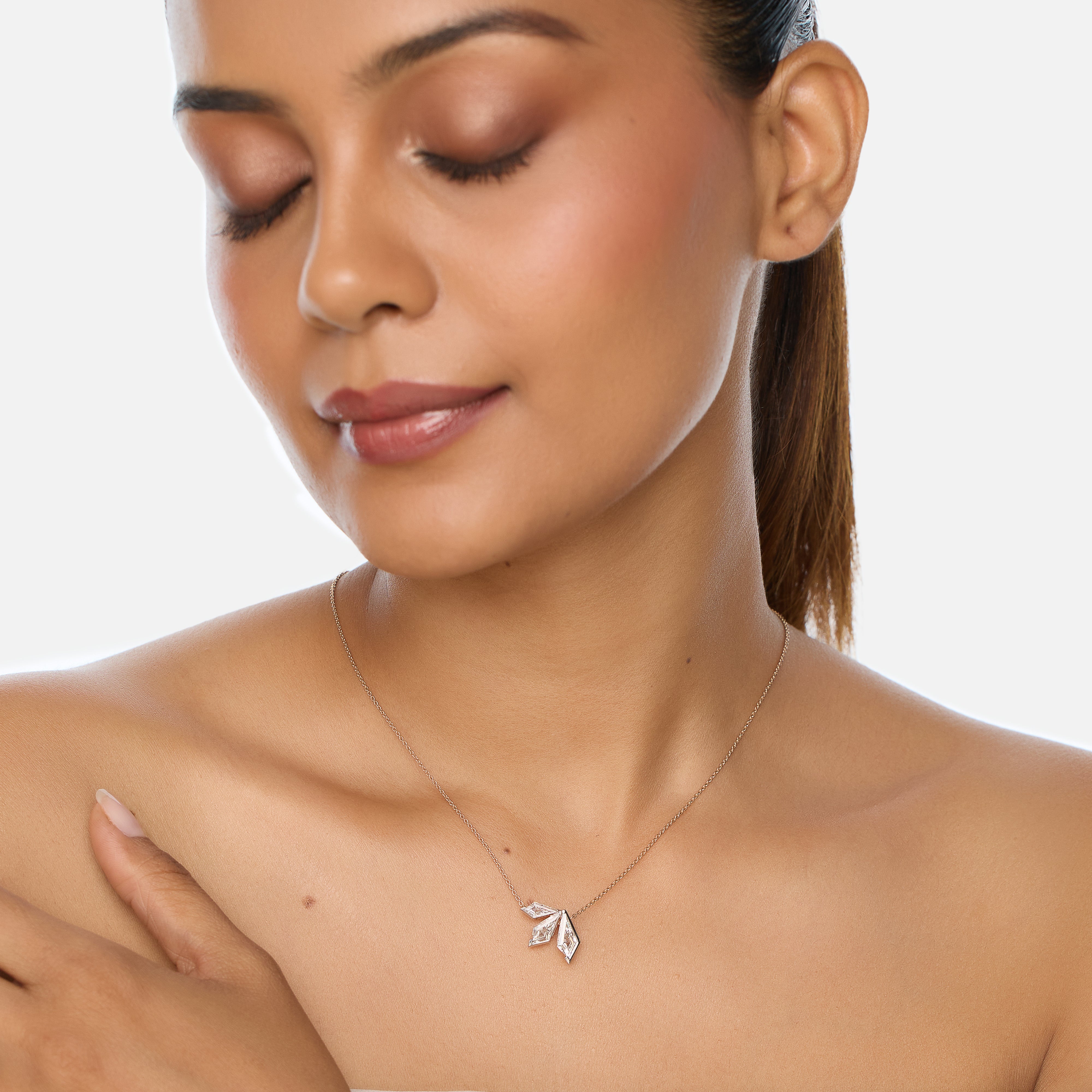 Kite-Cut Lab-Grown Diamond Pendant in Rose Gold Chain | SKU : 0021920134