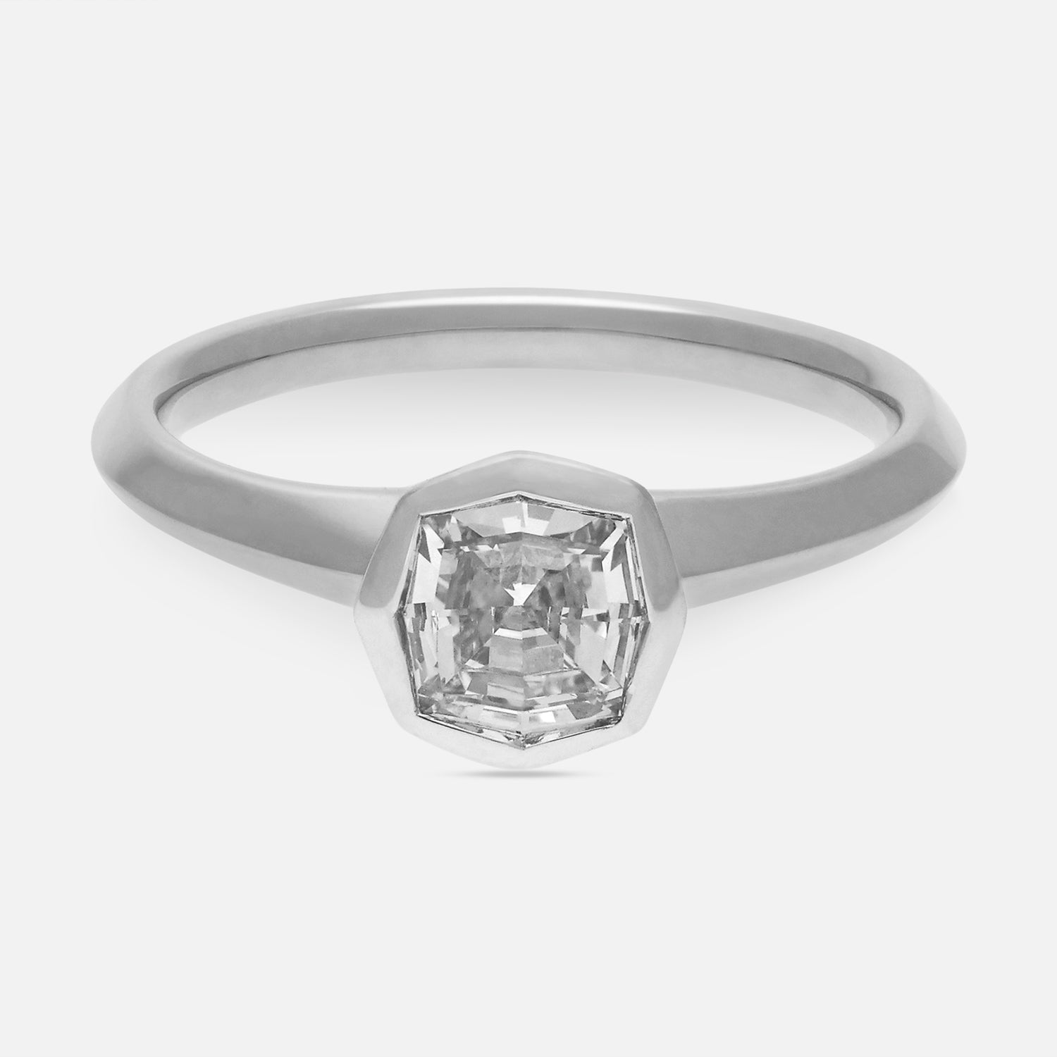 Exquisite White Gold Ring Adorned with Octagon Step-Cut Lab-Grown Diamond | SKU : 0021929878