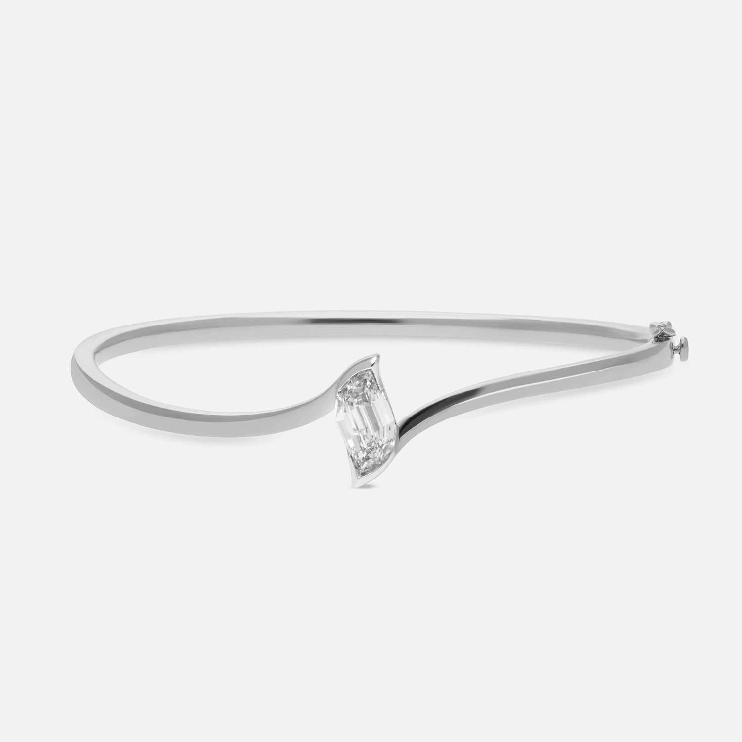 White Gold Bangle Set with Flame-Cut Lab-Grown Diamond | SKU : 0021938689