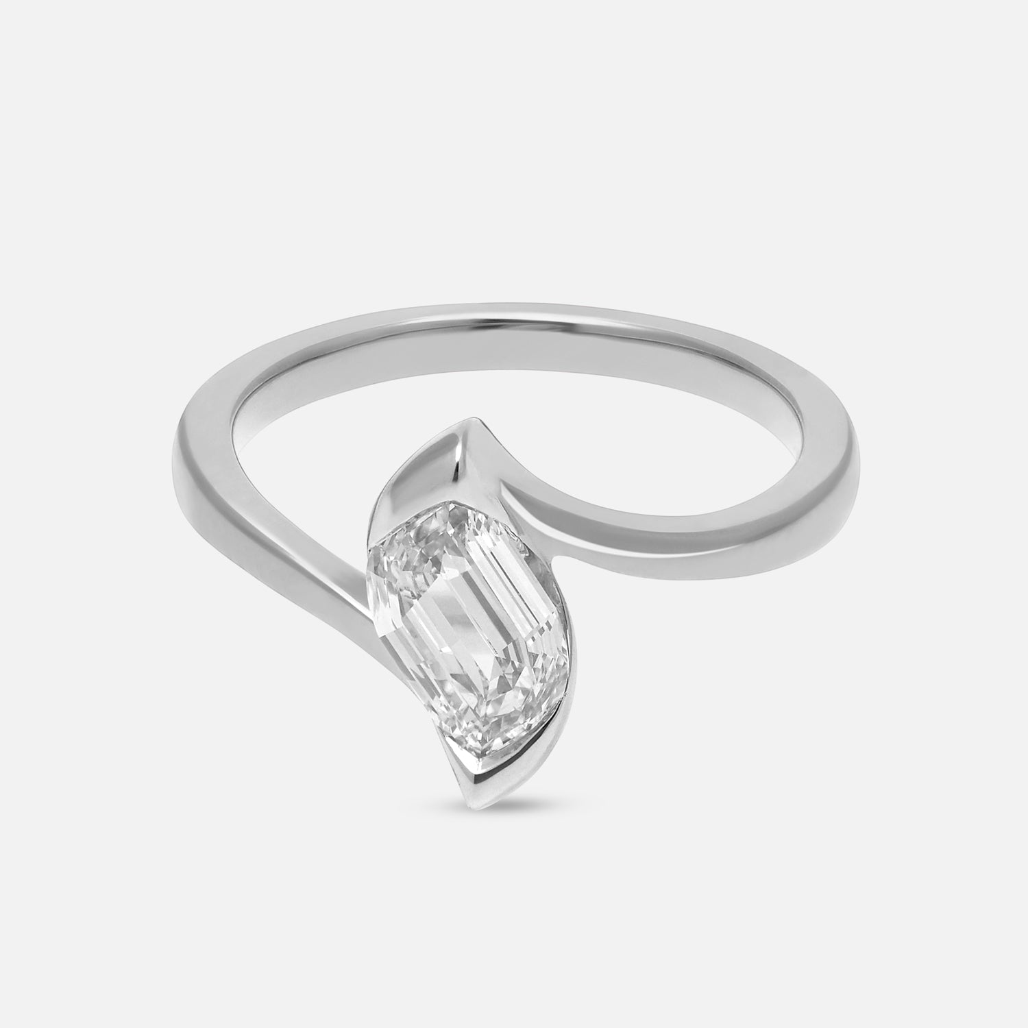 White Gold Ring Set with Flame-Cut Lab-Grown Diamond | SKU : 0021938672