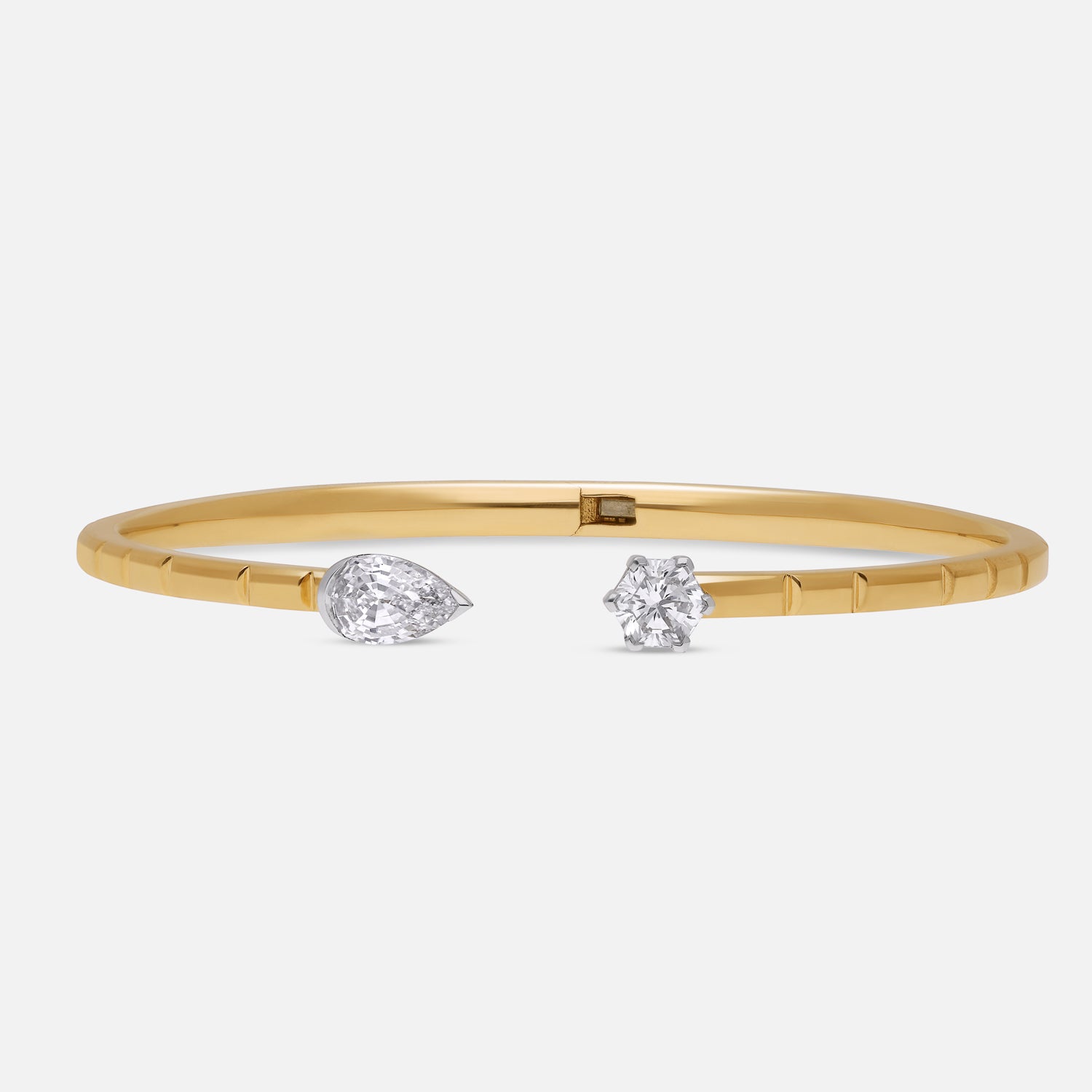 Yellow Gold Bangle with Pear Step-Cut and Hexagon Brilliant-Cut Lab-Grown Diamond Accents | SKU : 0021924002