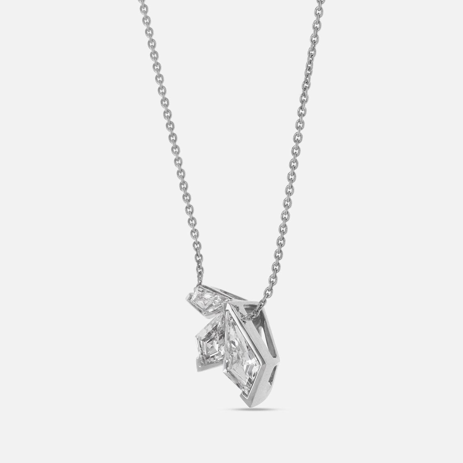 White Gold Chain Pendant with Kite-Cut Lab-Grown Diamonds | SKU : 0021942341