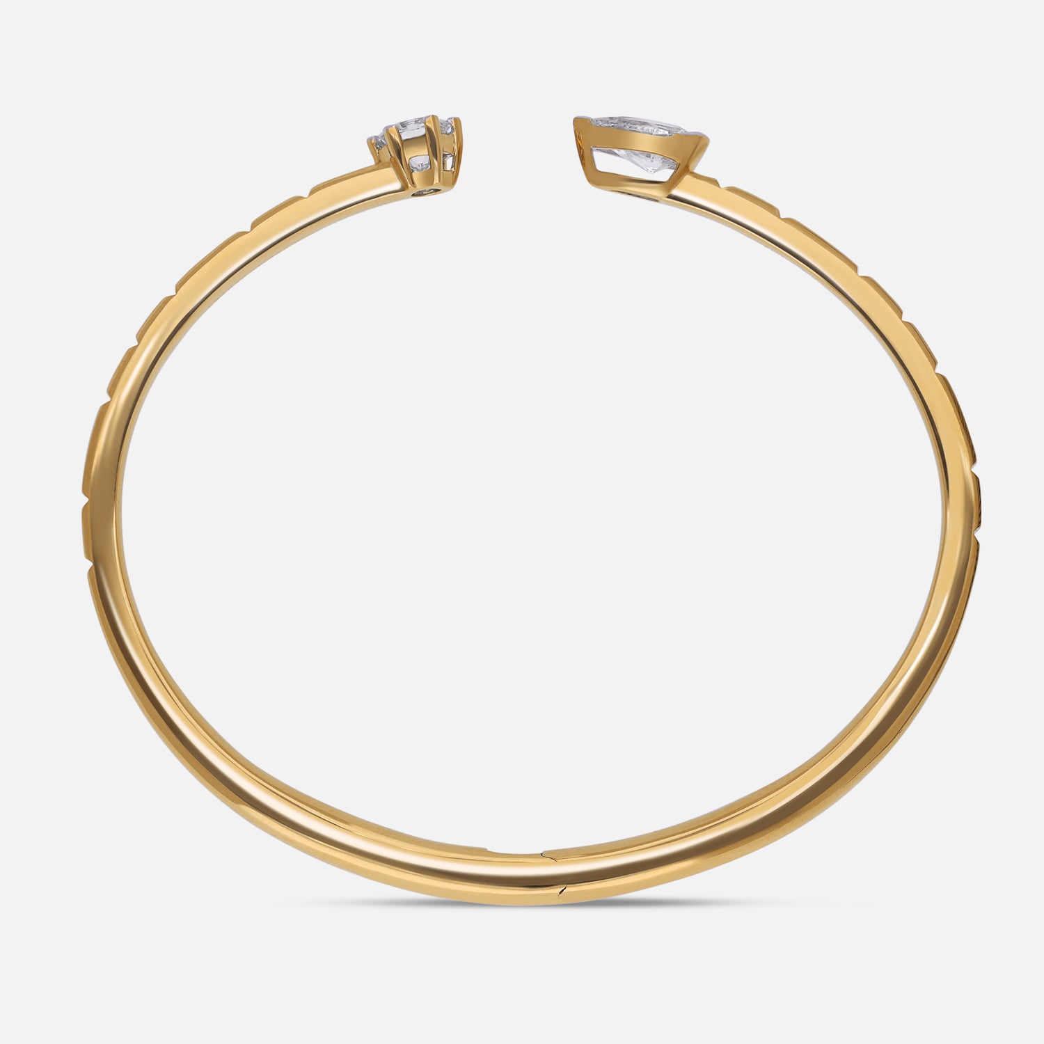 Yellow Gold Bangle with Pear Step-Cut and Hexagon Brilliant-Cut Lab-Grown Diamond Accents | SKU : 0021924002