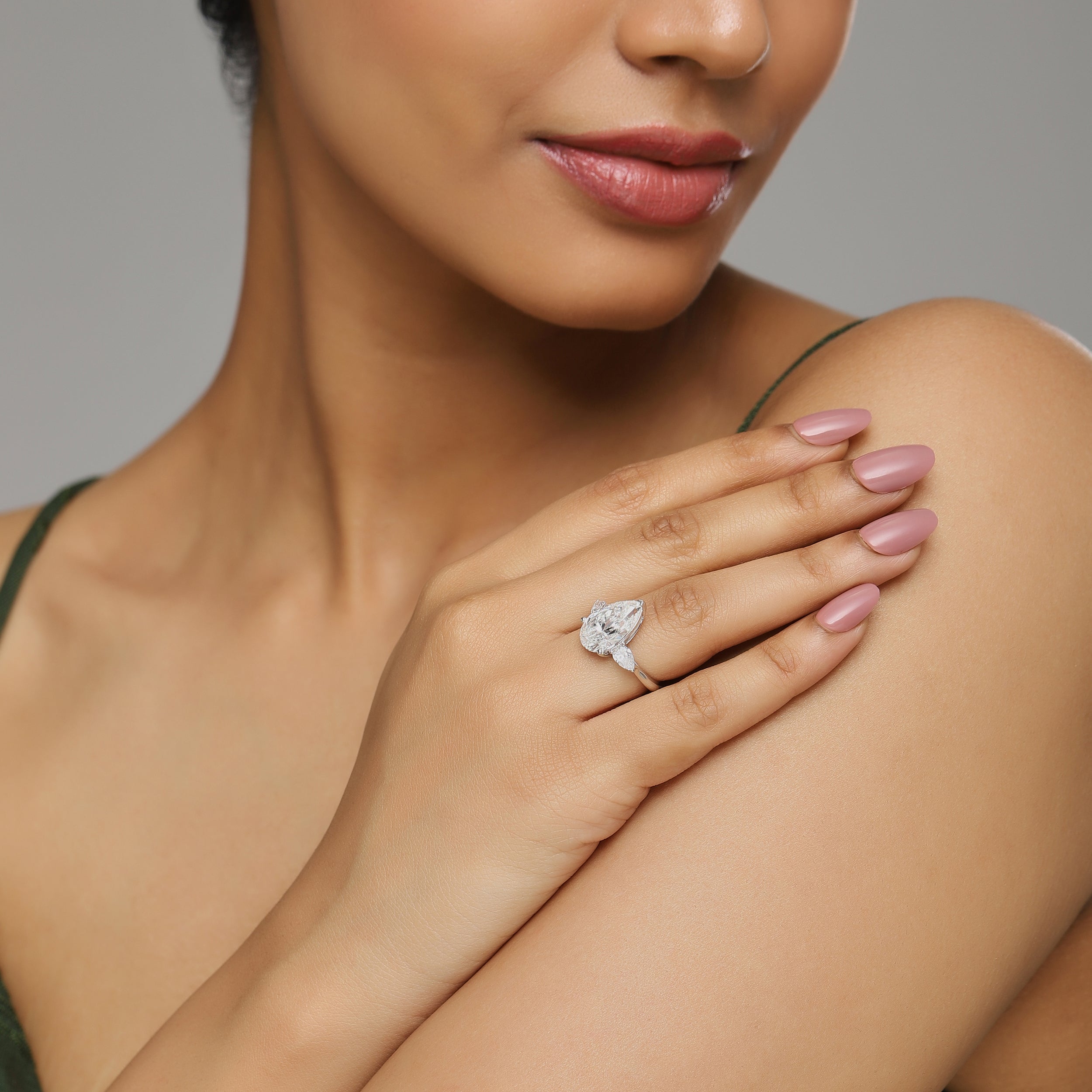 White Gold Ring with Pear Cut 5.66 Carat Lab-Grown Solitaire Diamond | SKU : 0020245993 - crash.club by CKC