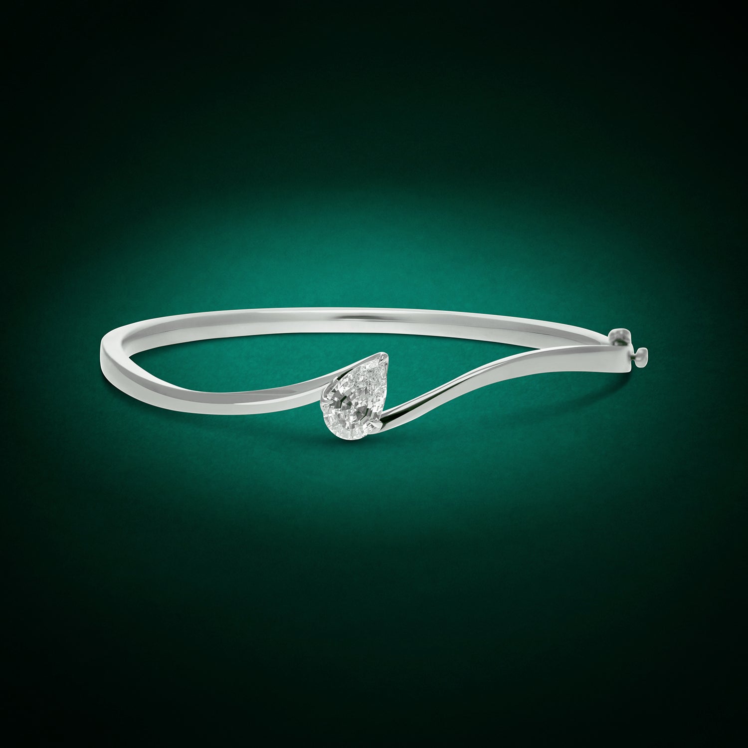White Gold Bangle with Pear Step-Cut Lab-Grown Diamond | SKU : 0021938757
