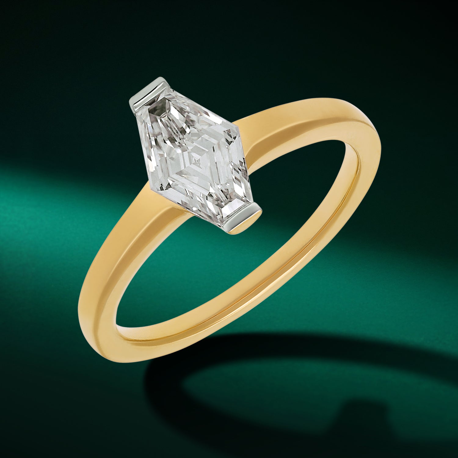 Lozenge Blunt-Cut Lab-Grown Diamond Ring in 18Kt Yellow Gold | SKU : 0021912795