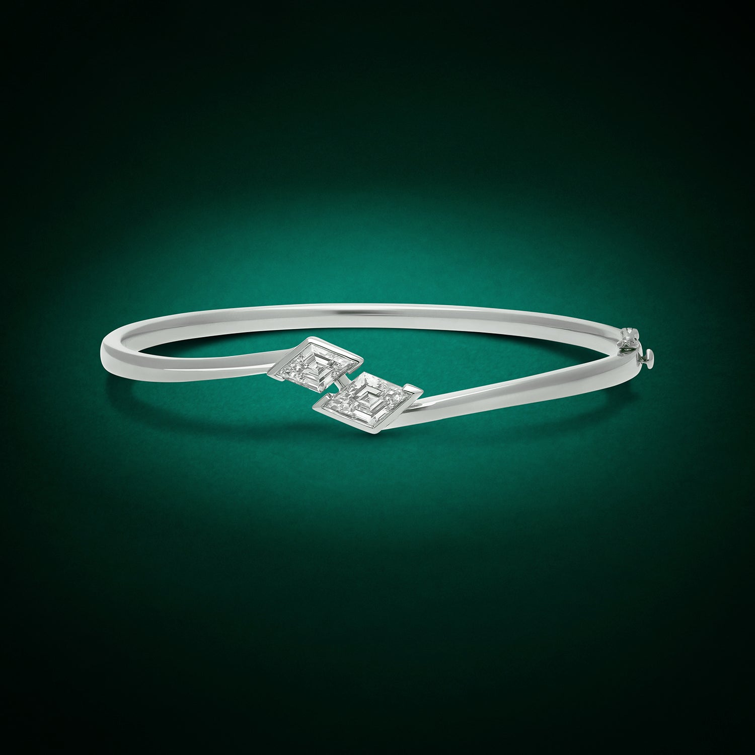 White Gold Bangle Set with Lozenge Pointed-Cut Lab-Grown Diamonds | SKU : 0021929960