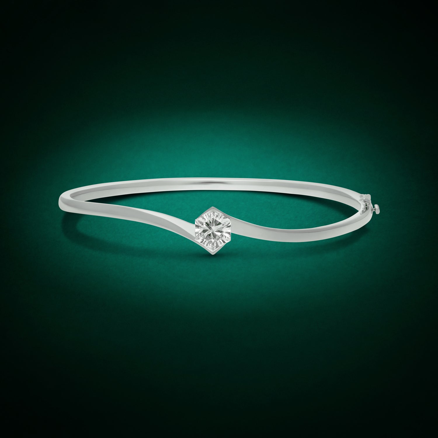 Hexagon-Cut 1.75 Carat Lab-Grown Diamond Bangle in White Gold | SKU : 0003759561