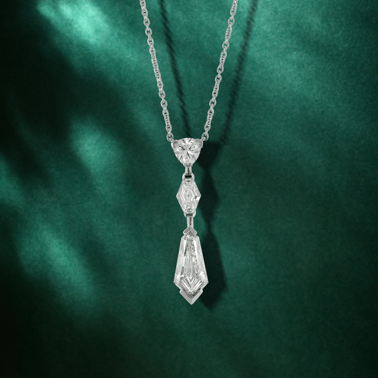 Elegant Gold Pendant with Trillion, Lozenge, and Kite-Cut Lab-Grown Diamonds | SKU : 0021969560